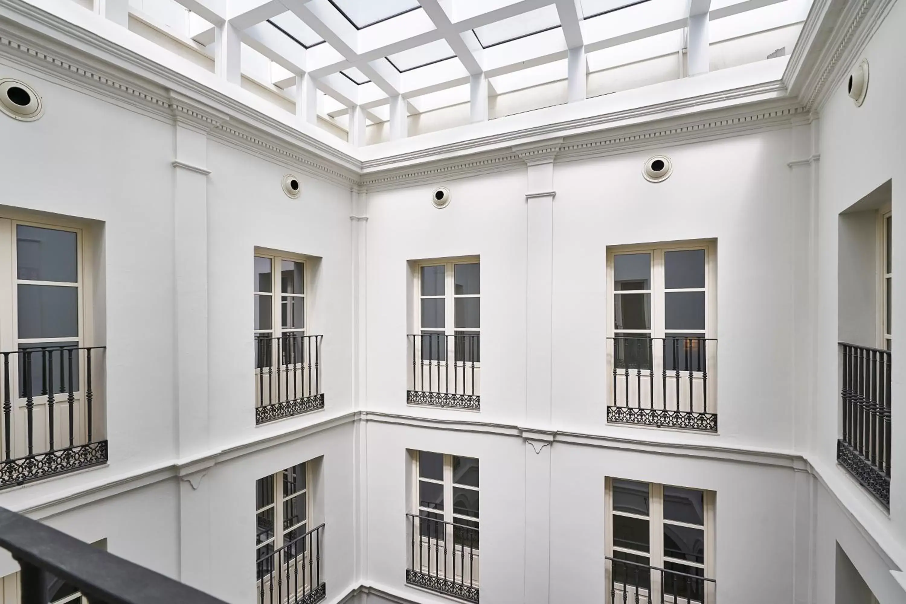 Inner courtyard view in Vincci Molviedro Inner courtyard view in Vincci Molviedro