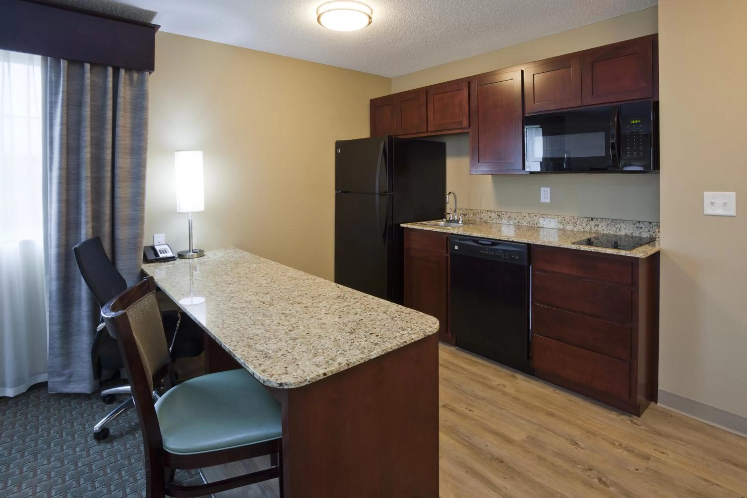 Kitchen or kitchenette in GrandStay Hotel & Suites - Glenwood