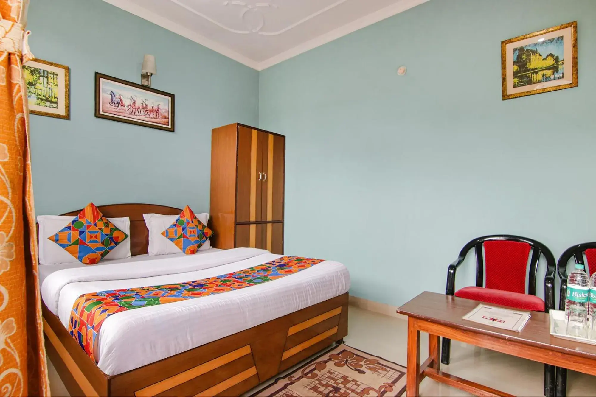 Bed in OYO 4205 Hotel Anuj Regency