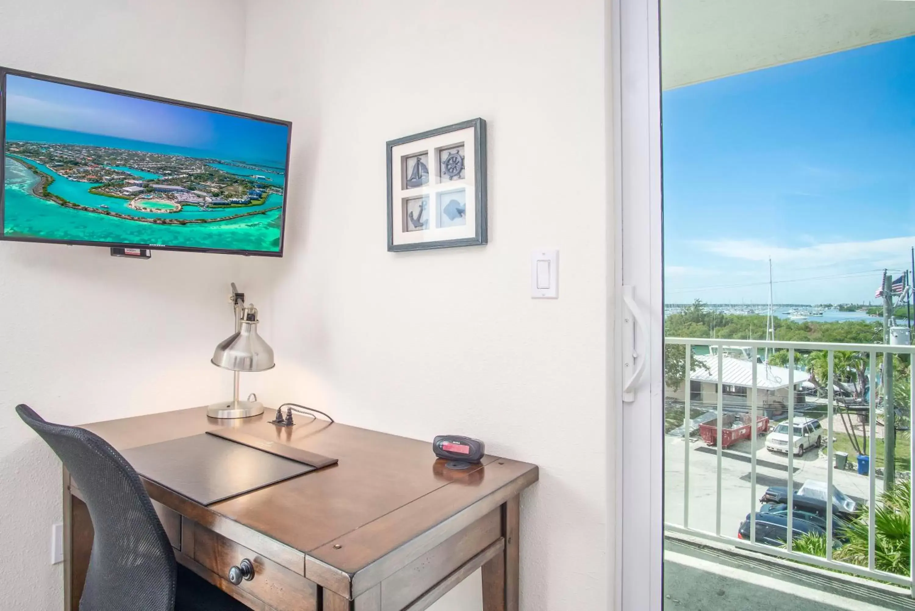 Bedroom in Skipjack Resort & Marina