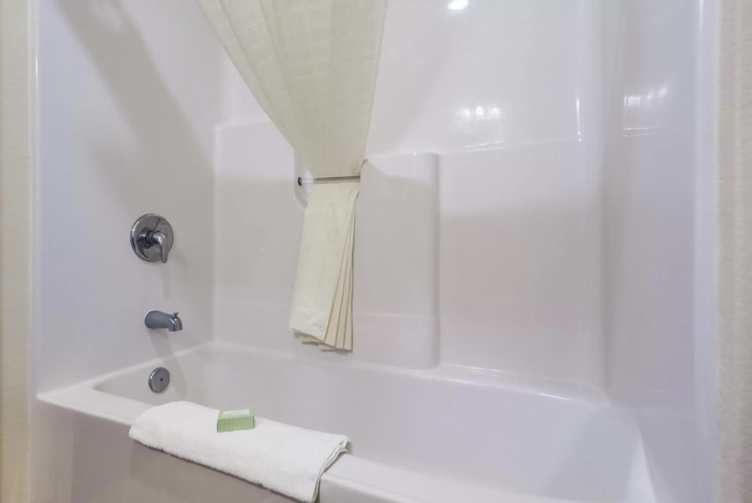 Bathroom in Cobblestone Inn & Suites - Holdrege
