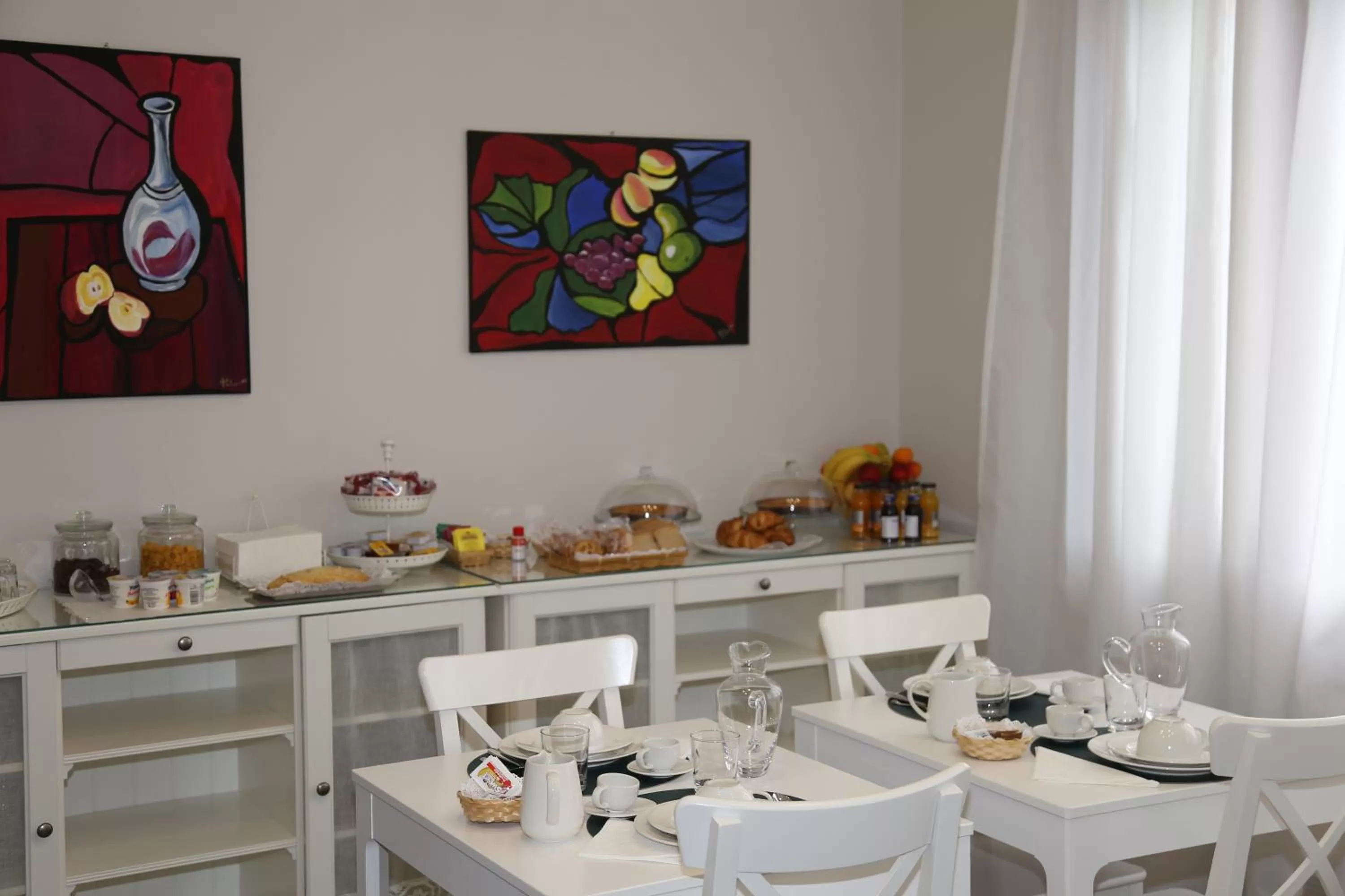 Restaurant/places to eat in LA DAMA ROOM&BREAKFAST