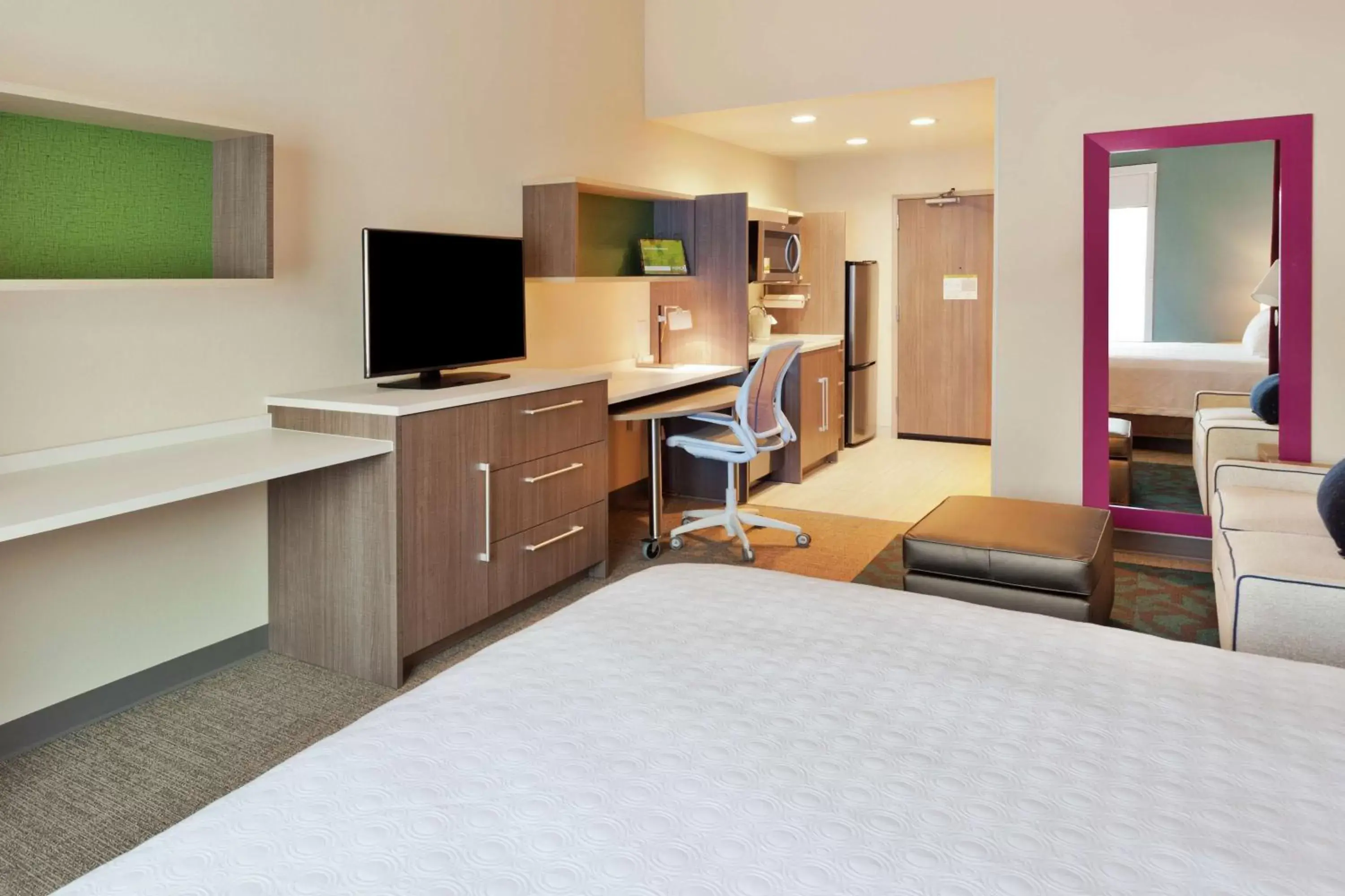 Living room, Bed in Home2 Suites By Hilton Birmingham Colonnade Living room, Bed in Home2 Suites By Hilton Birmingham Colonnade