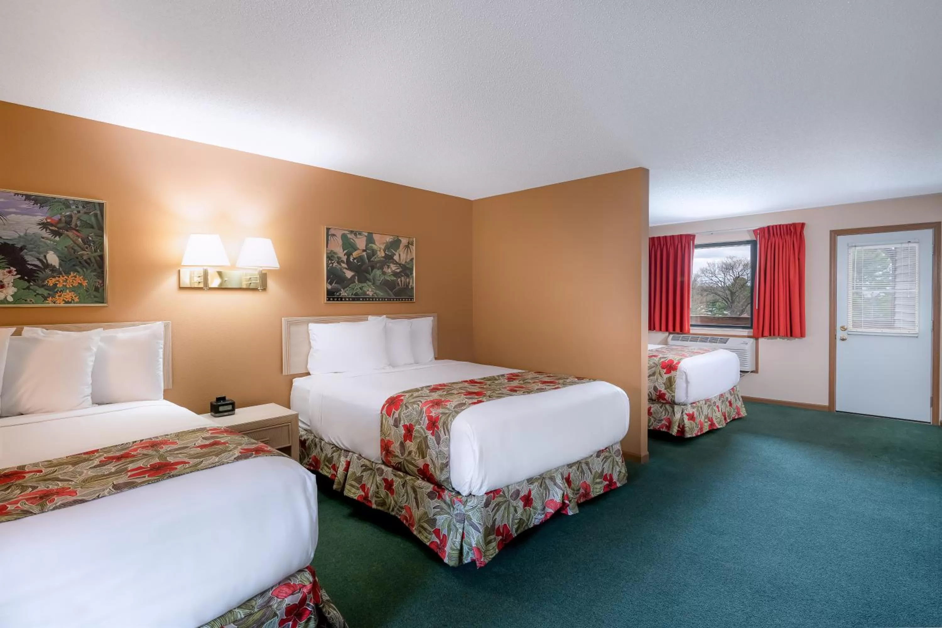 Photo of the whole room in Aloha Beach Resort