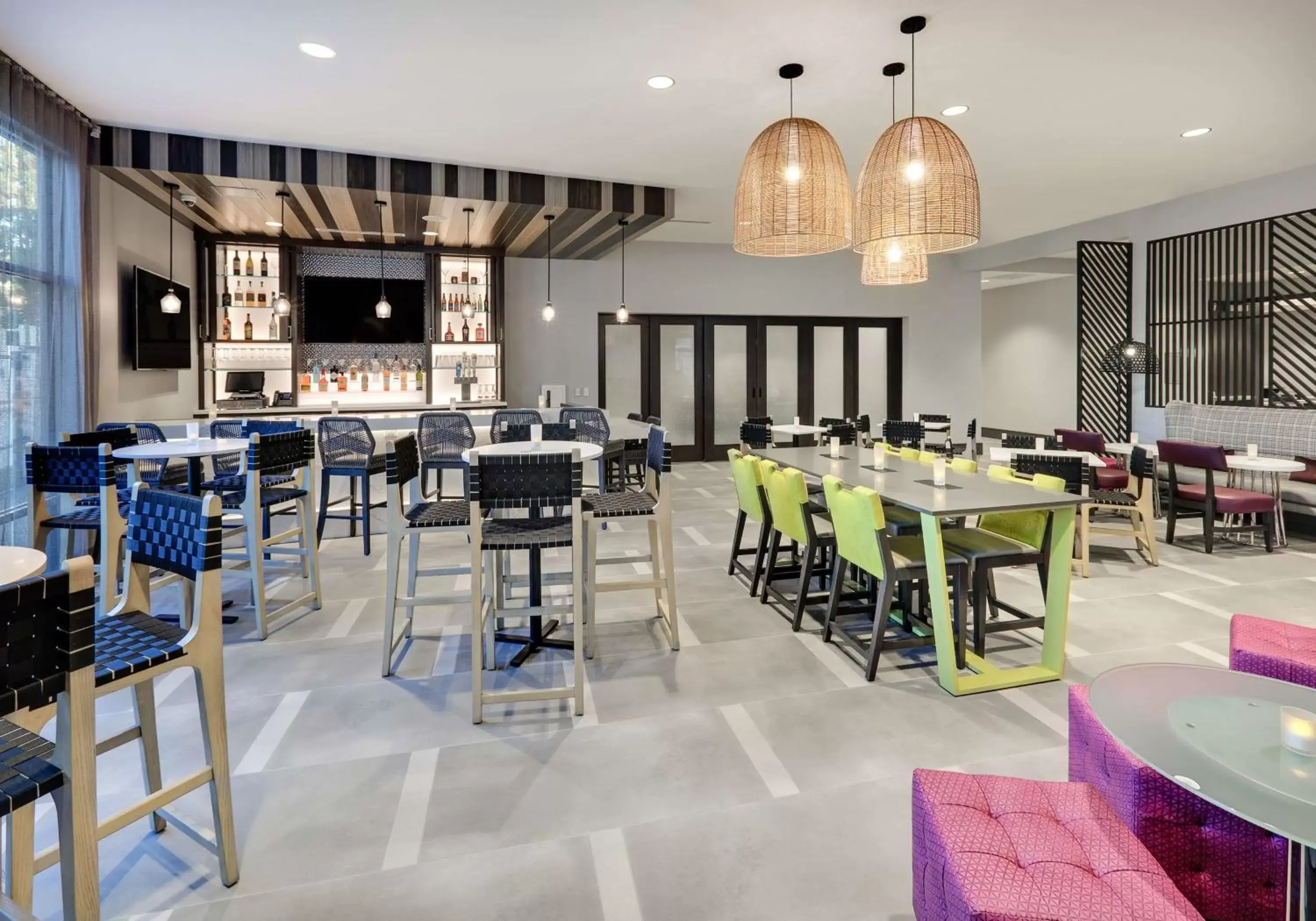 Lounge or bar, Restaurant/Places to Eat in Hampton Inn by Hilton Irvine Spectrum Lake Forest