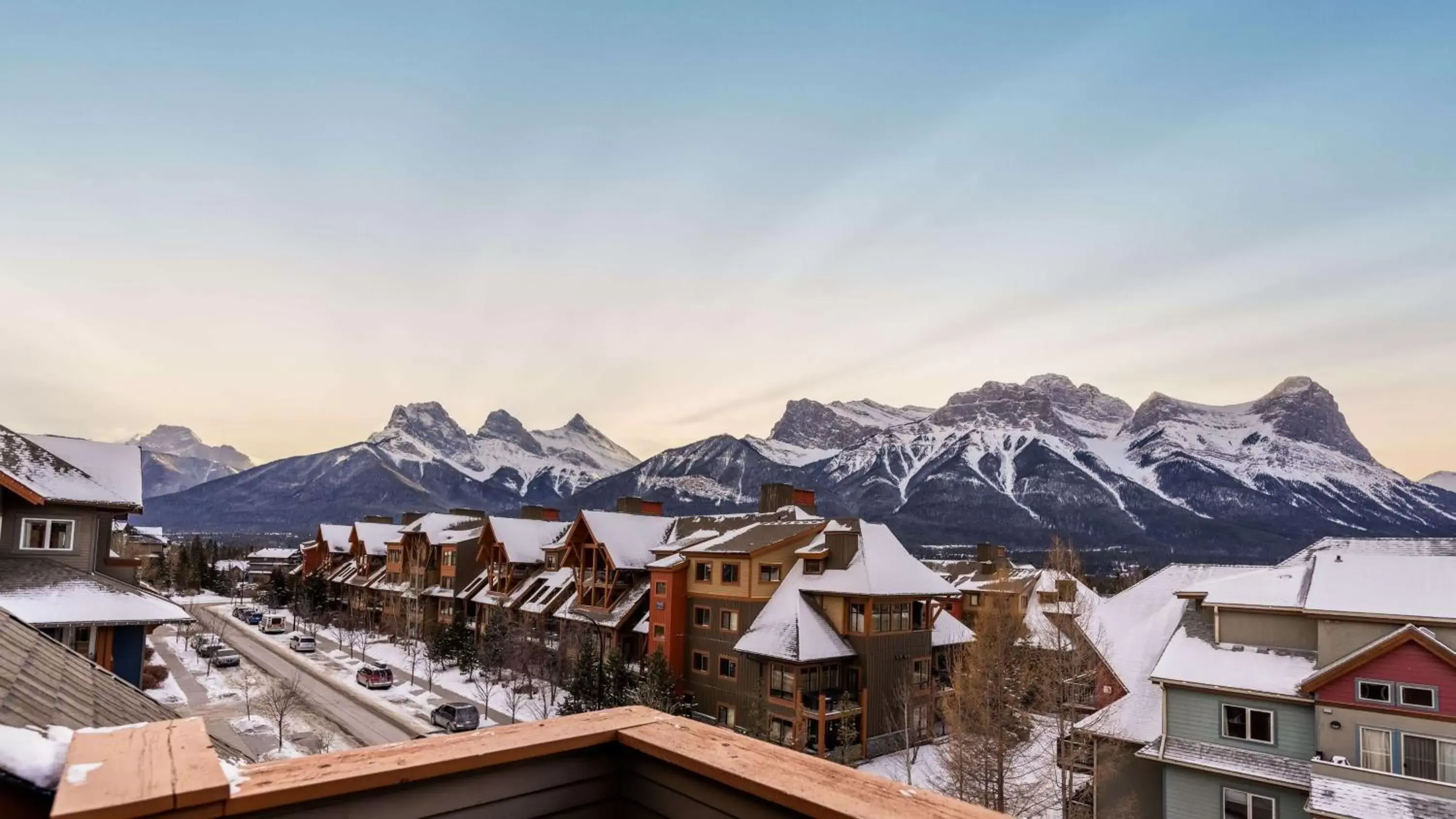 Mountain view in Blackstone Mountain Lodge by CLIQUE Mountain view in Blackstone Mountain Lodge by CLIQUE