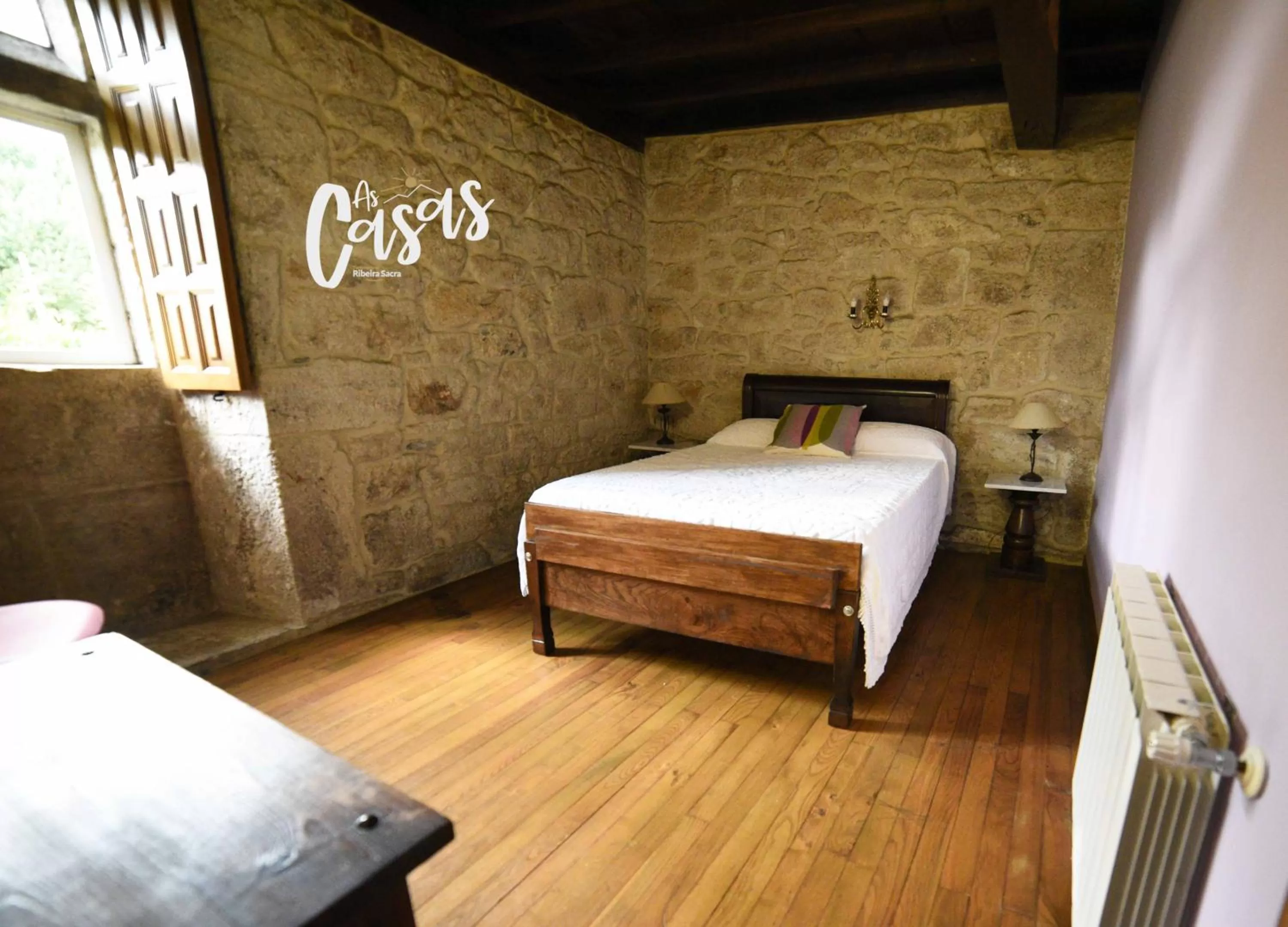 Photo of the whole room in As Casas Ribeira Sacra