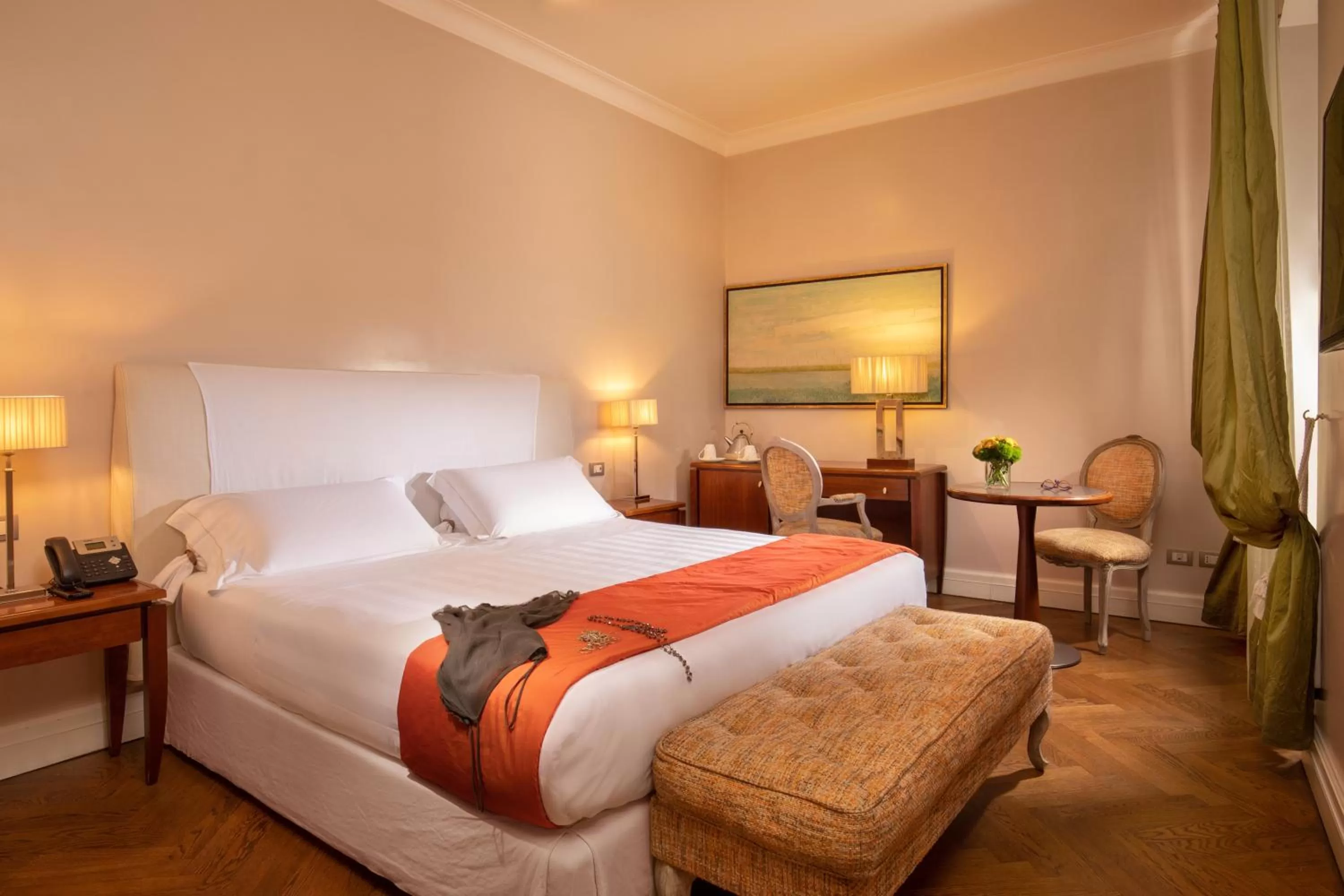 Bedroom, Bed in Hotel Mozart