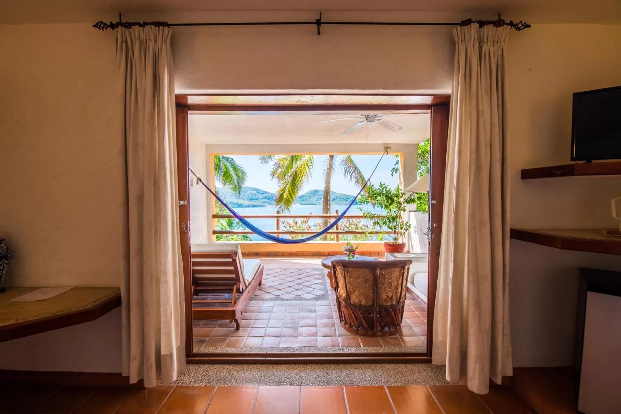 Seating area in Hotel Catalina Beach Resort