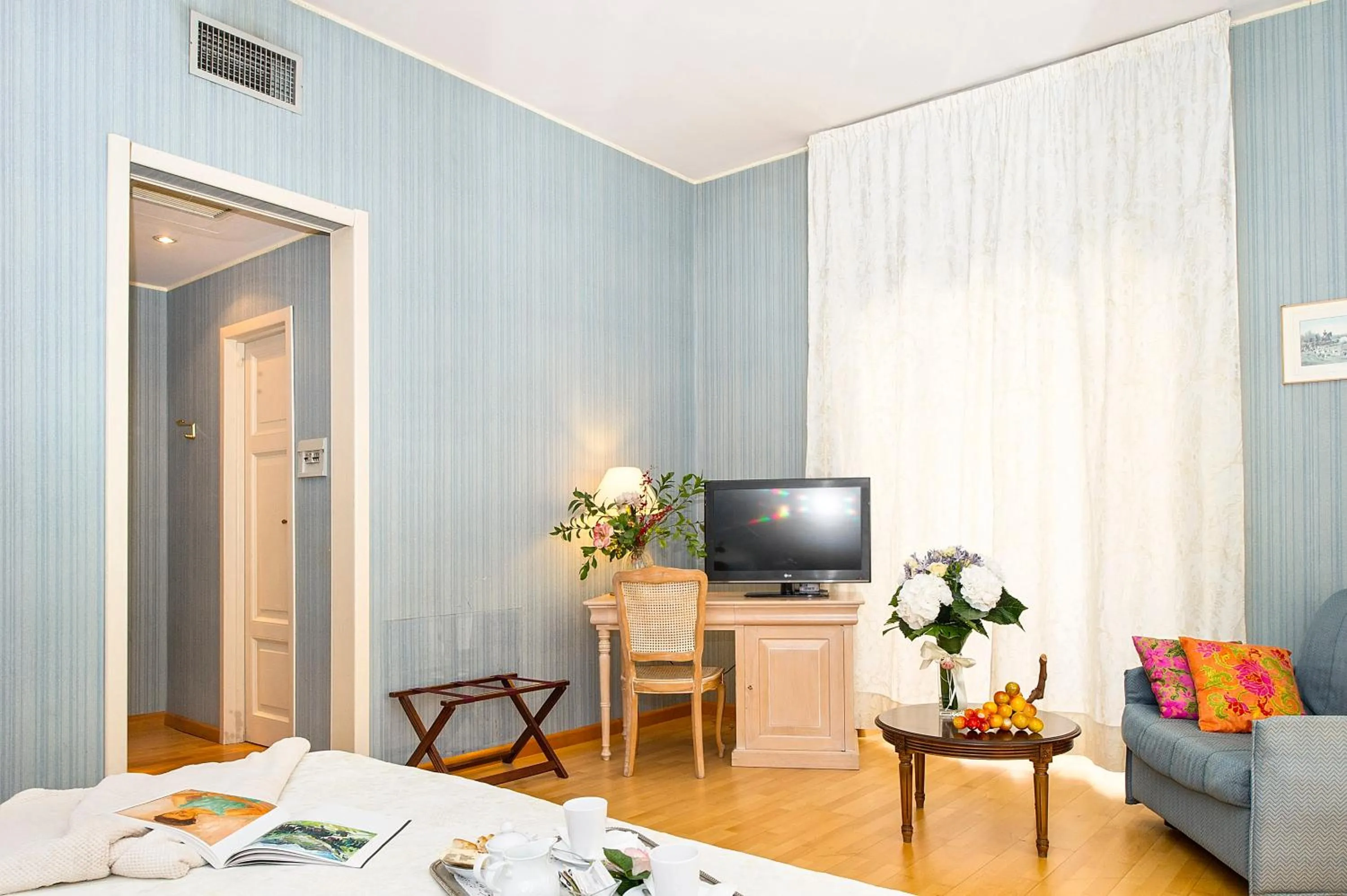 Day, Bed in Grande Albergo Quattro Stagioni