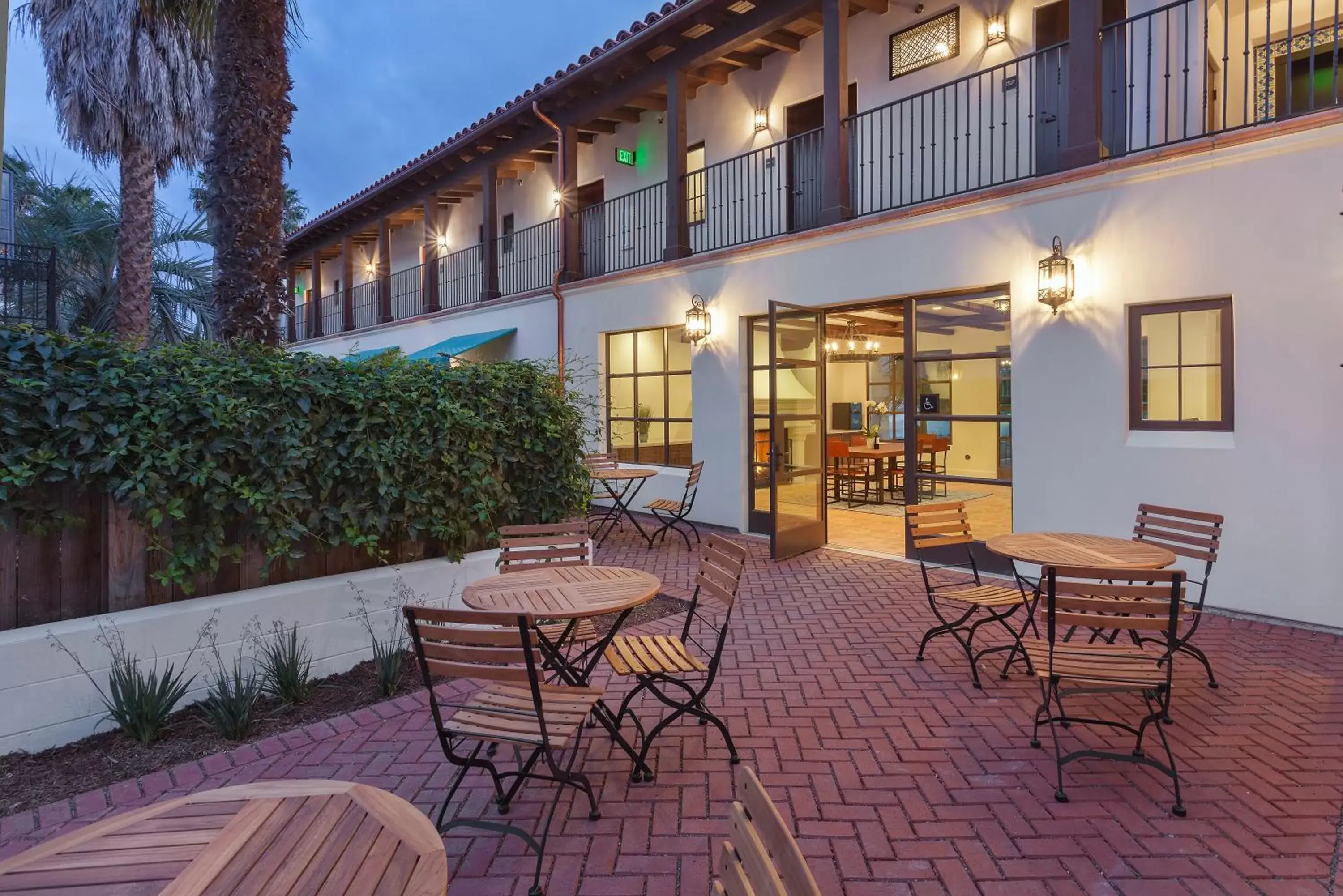 Property Building in La Playa Inn Santa Barbara