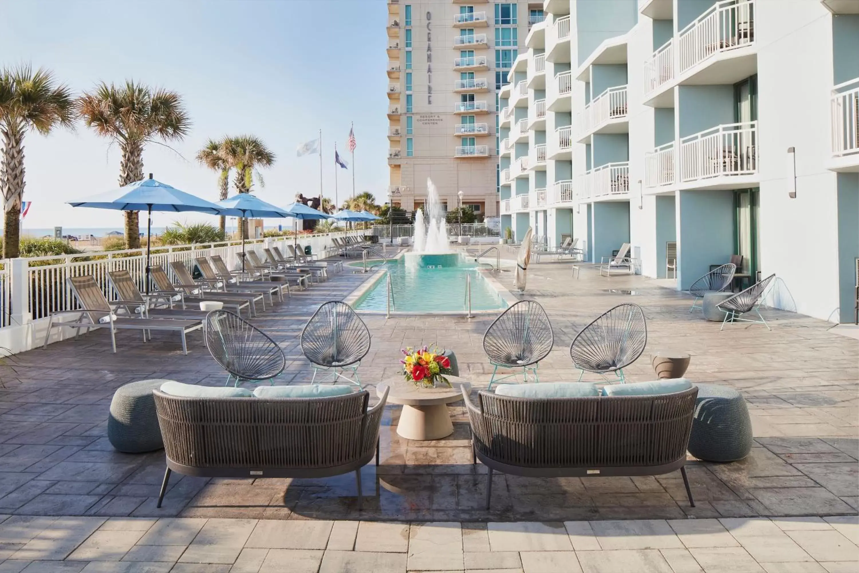 Swimming pool in Sheraton Oceanfront Hotel