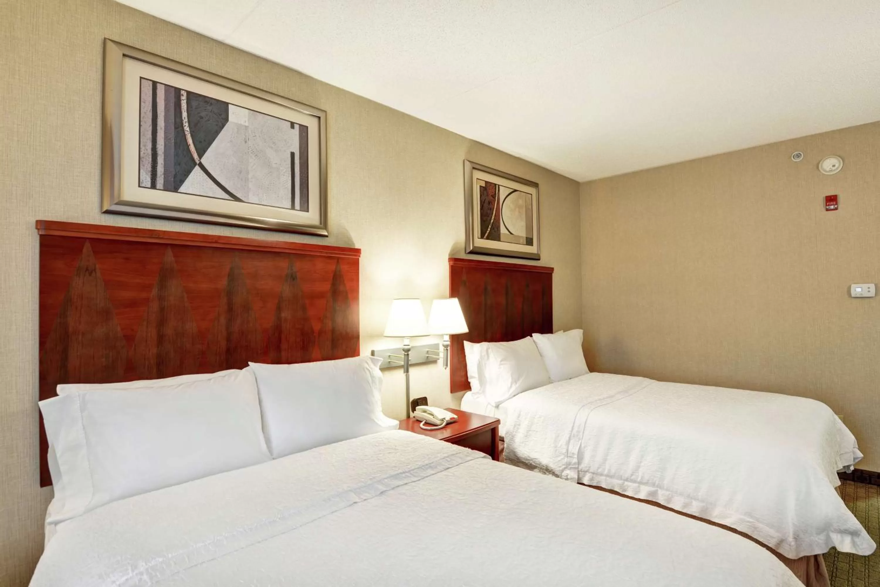 Bed in Hampton Inn Lewisburg