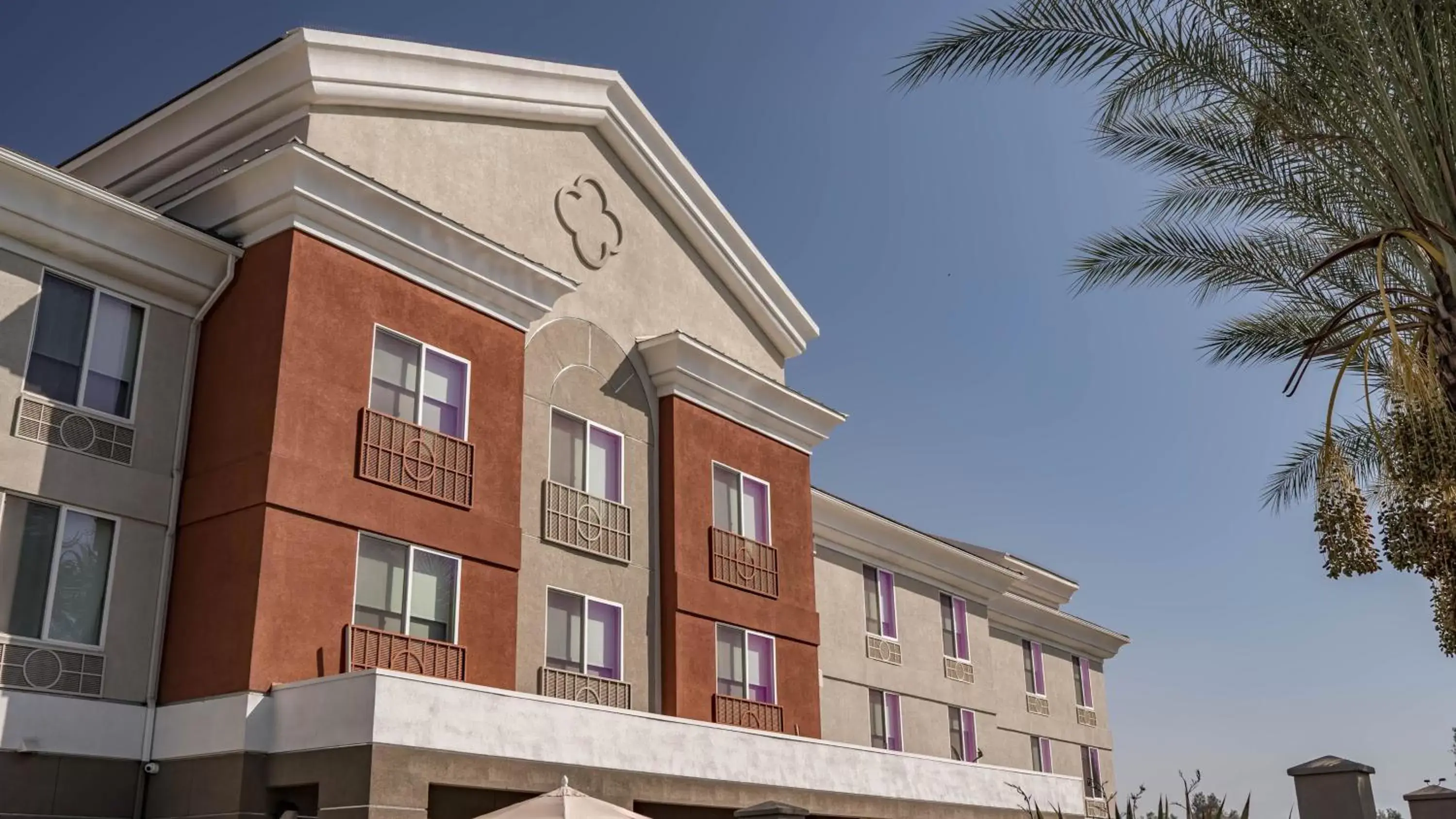 Property Building in Holiday Inn Express Porterville, an IHG Hotel
