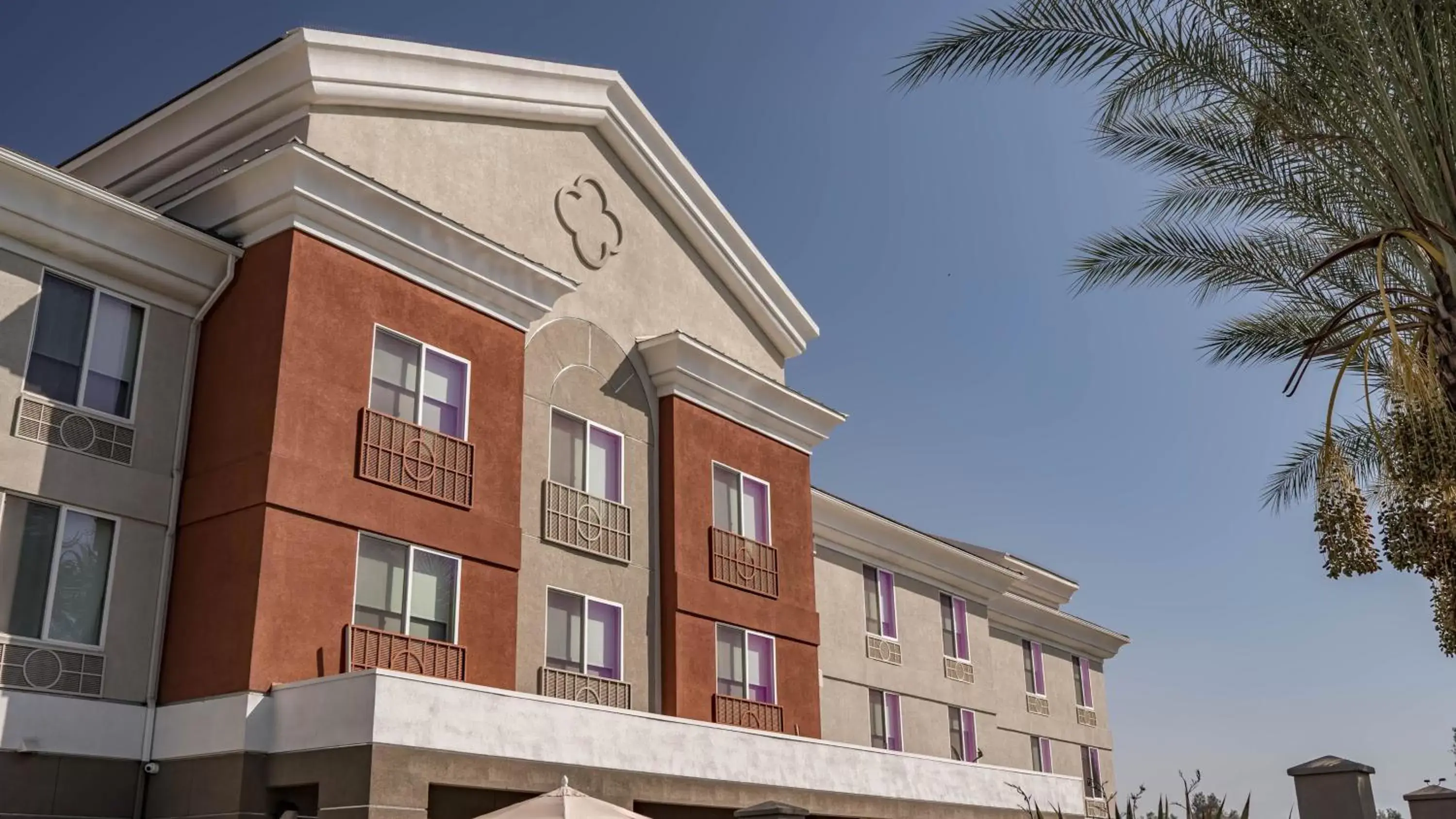Property building in Holiday Inn Express Porterville by IHG Property building in Holiday Inn Express Porterville by IHG