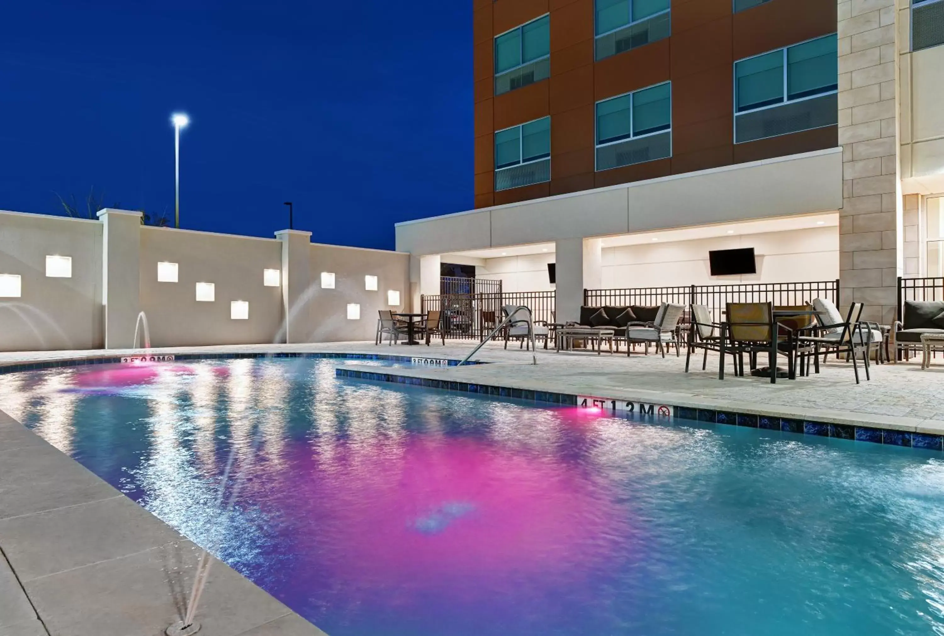 Swimming Pool in Holiday Inn Express & Suites Memorial – CityCentre, an IHG Hotel