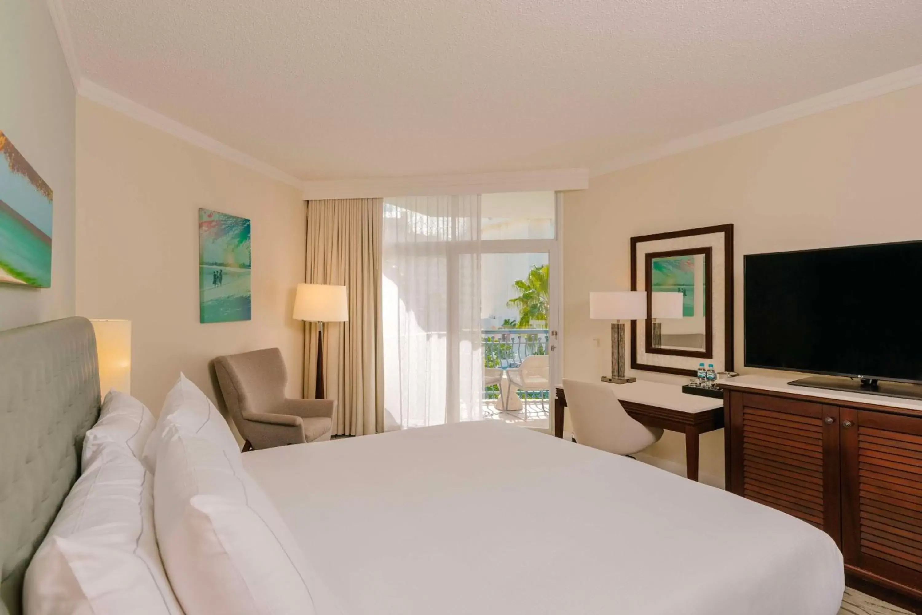 Bedroom, Bed in Hilton Aruba Caribbean Resort & Casino