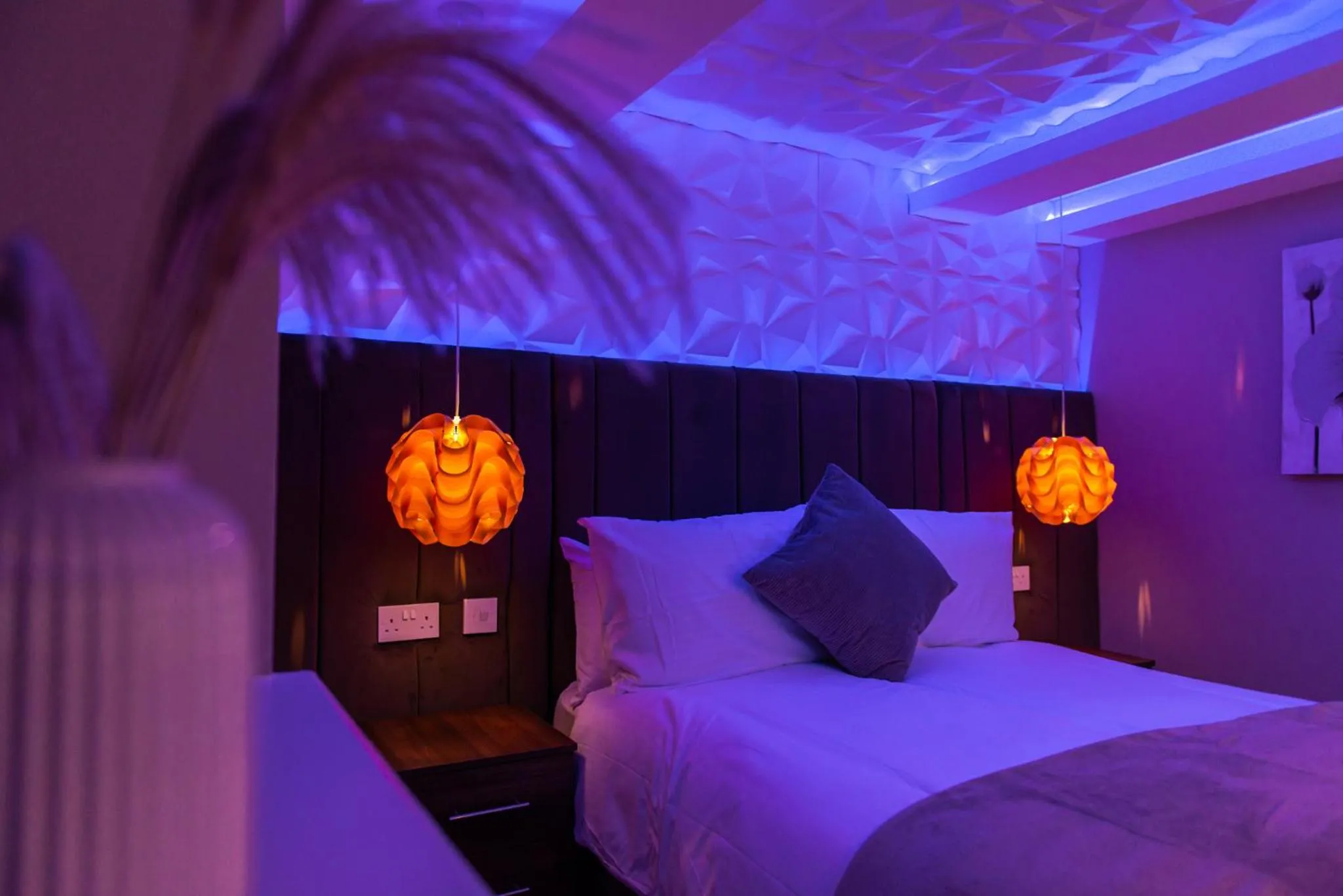 Bedroom, Bed in Optimal Apartments