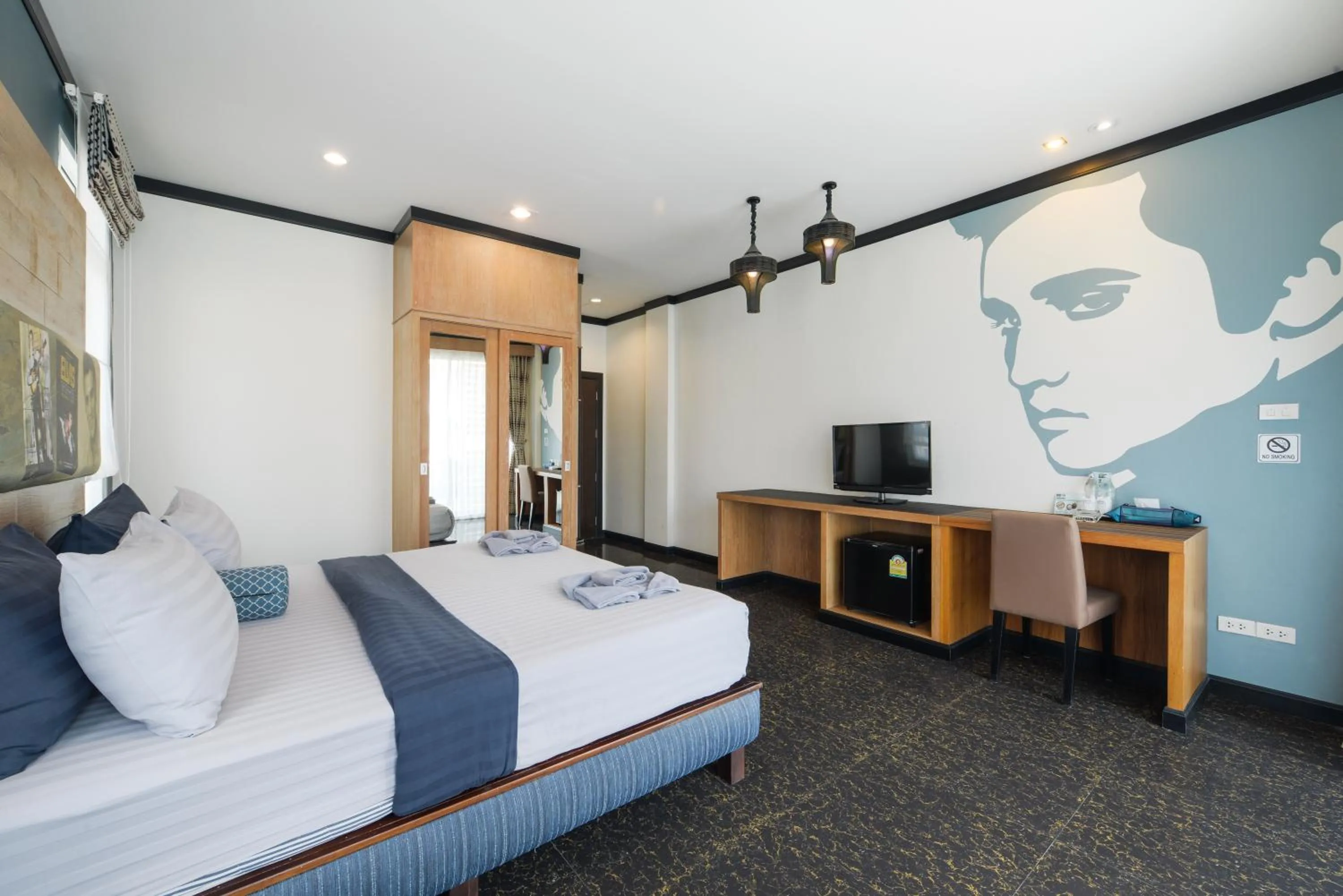 Bed in The River Scene