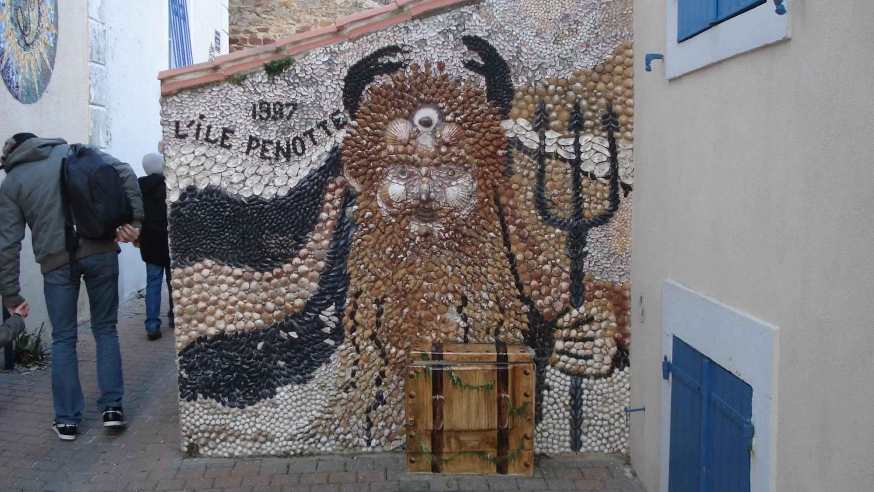 Decorative detail in Maison Richet