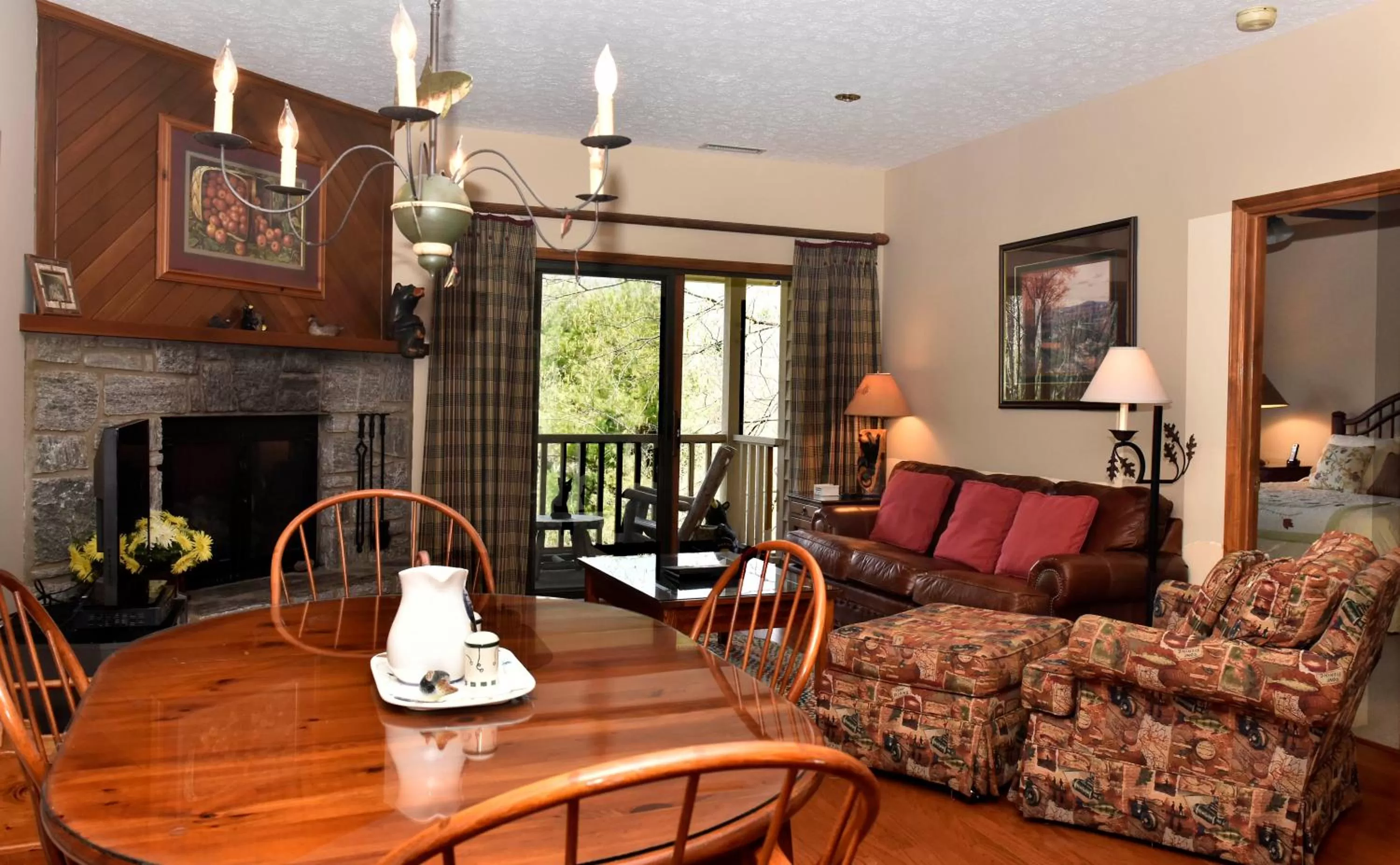 Living room, Dining Area in Chetola Resort Condominiums