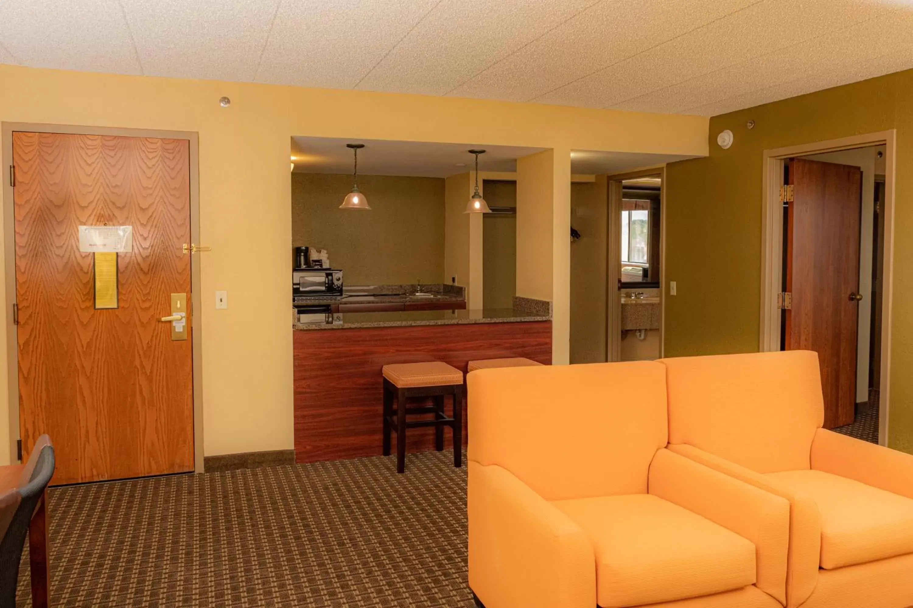 Living room, Seating Area in Best Western Executive Inn Kenosha - Pleasant Prairie