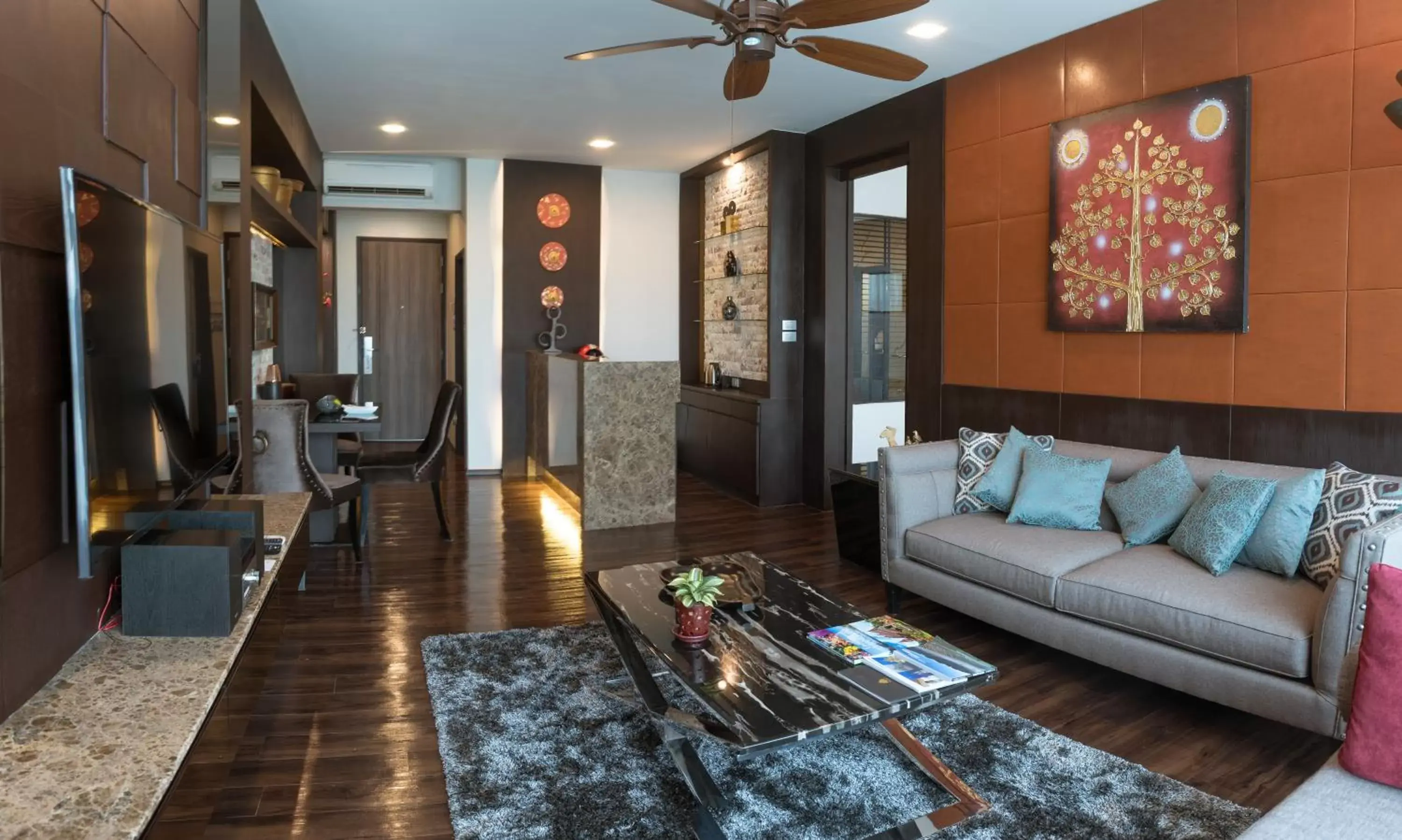 Living room in North Hill City Resort Living room in North Hill City Resort