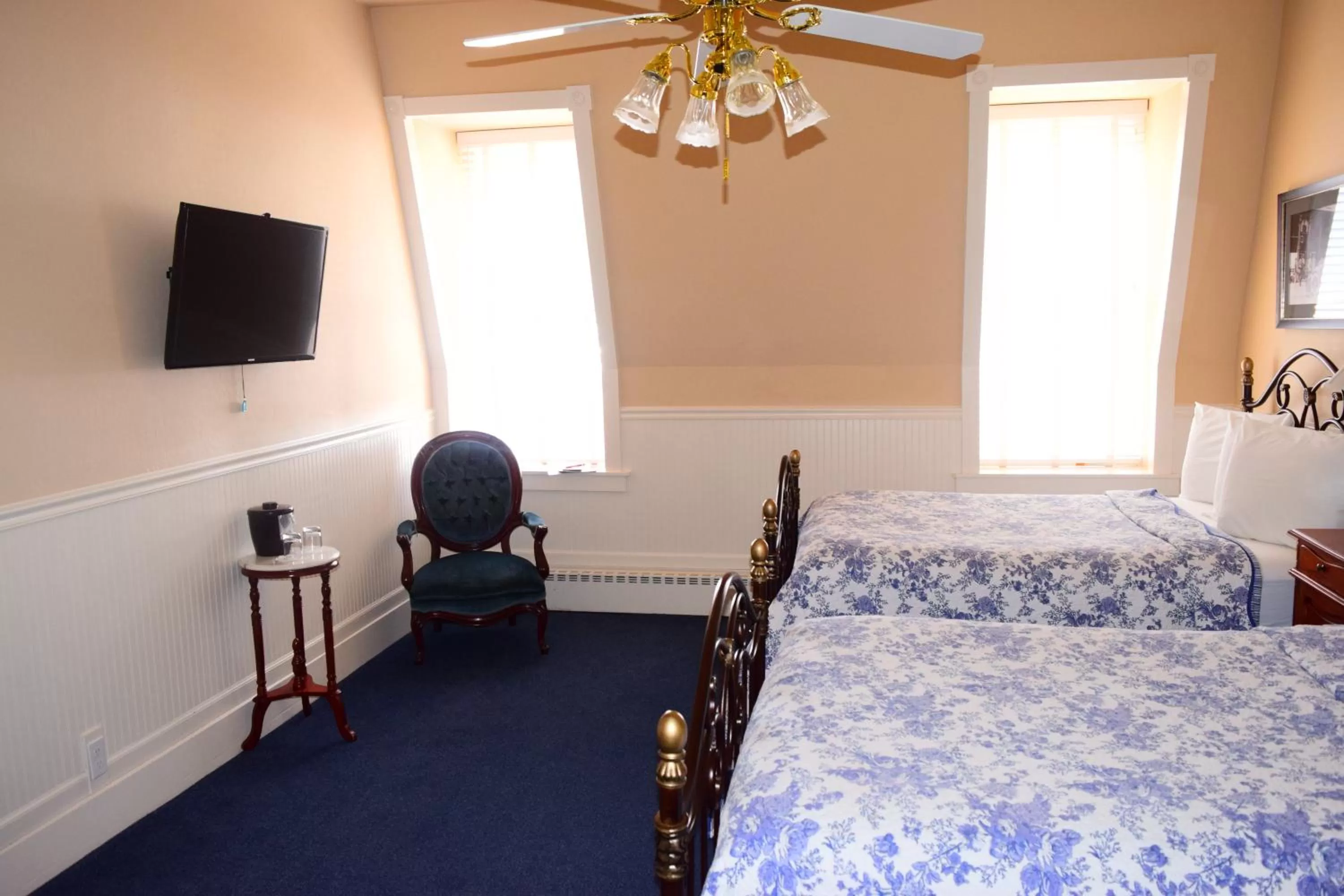 Bed in Grand Imperial Hotel