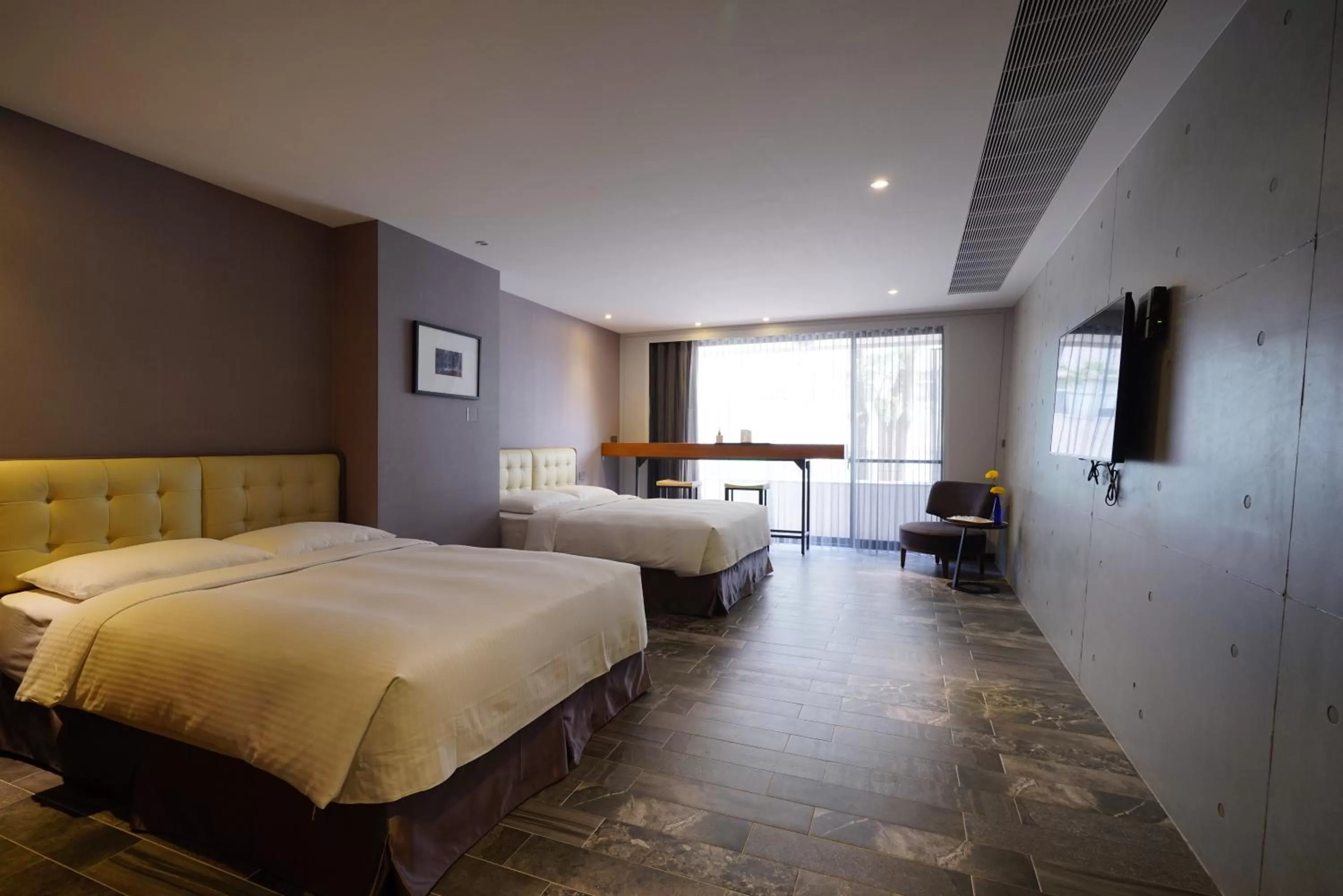 Photo of the whole room, Bed in 3 Door Hotel