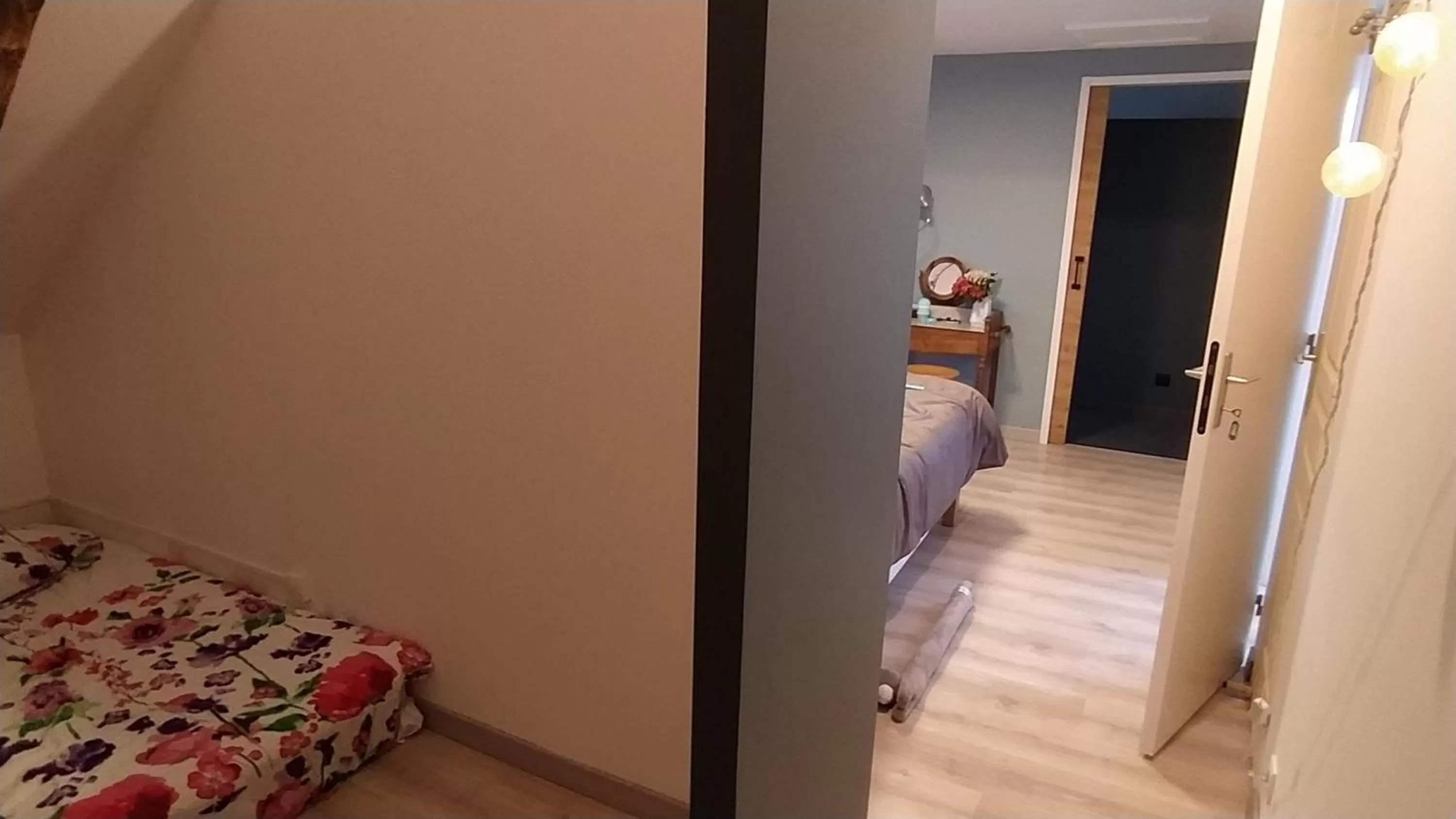 Bedroom in Ker Anahid - L'Atelier