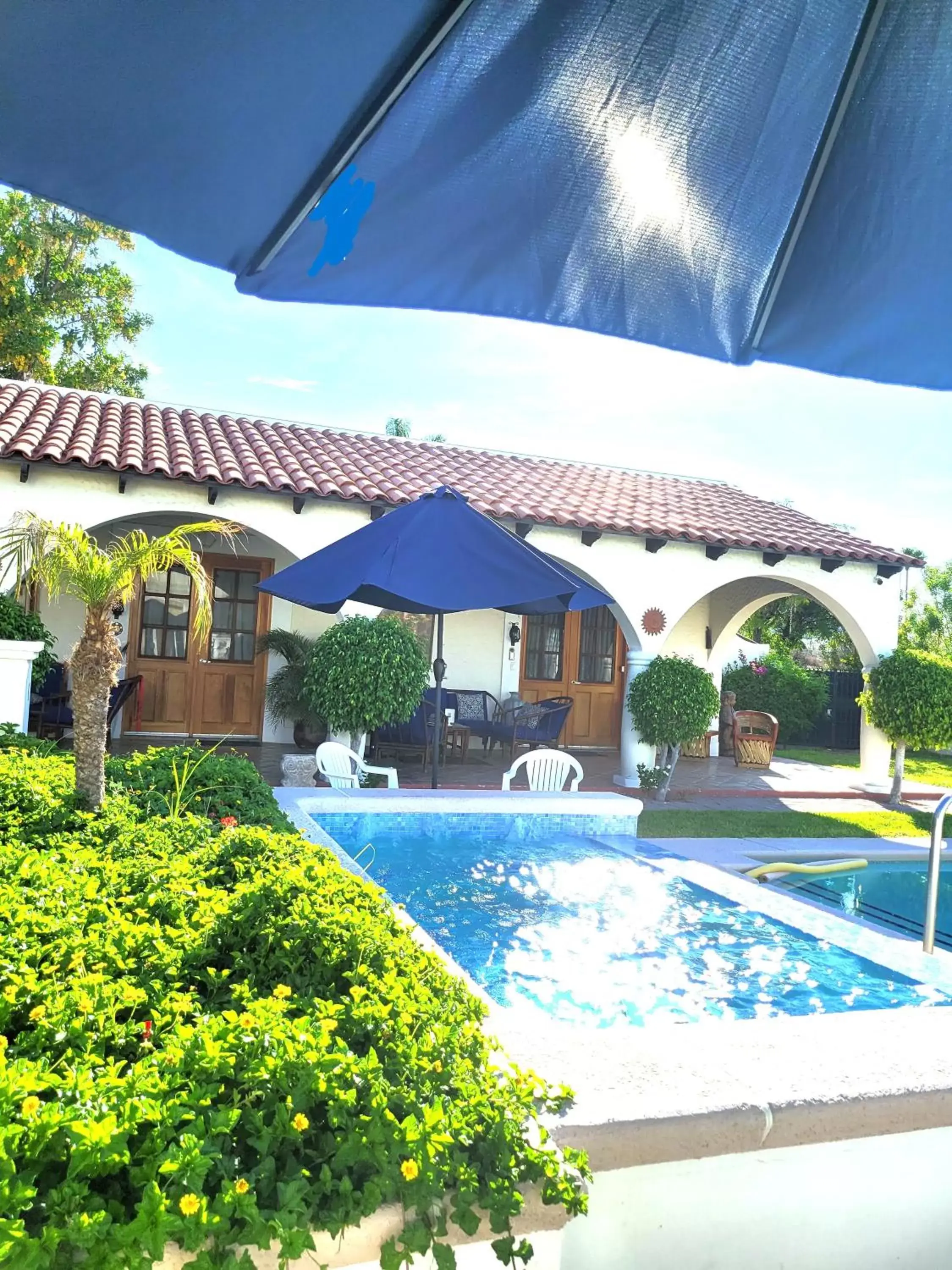 Hot Tub, Swimming Pool in Casa Magdalena