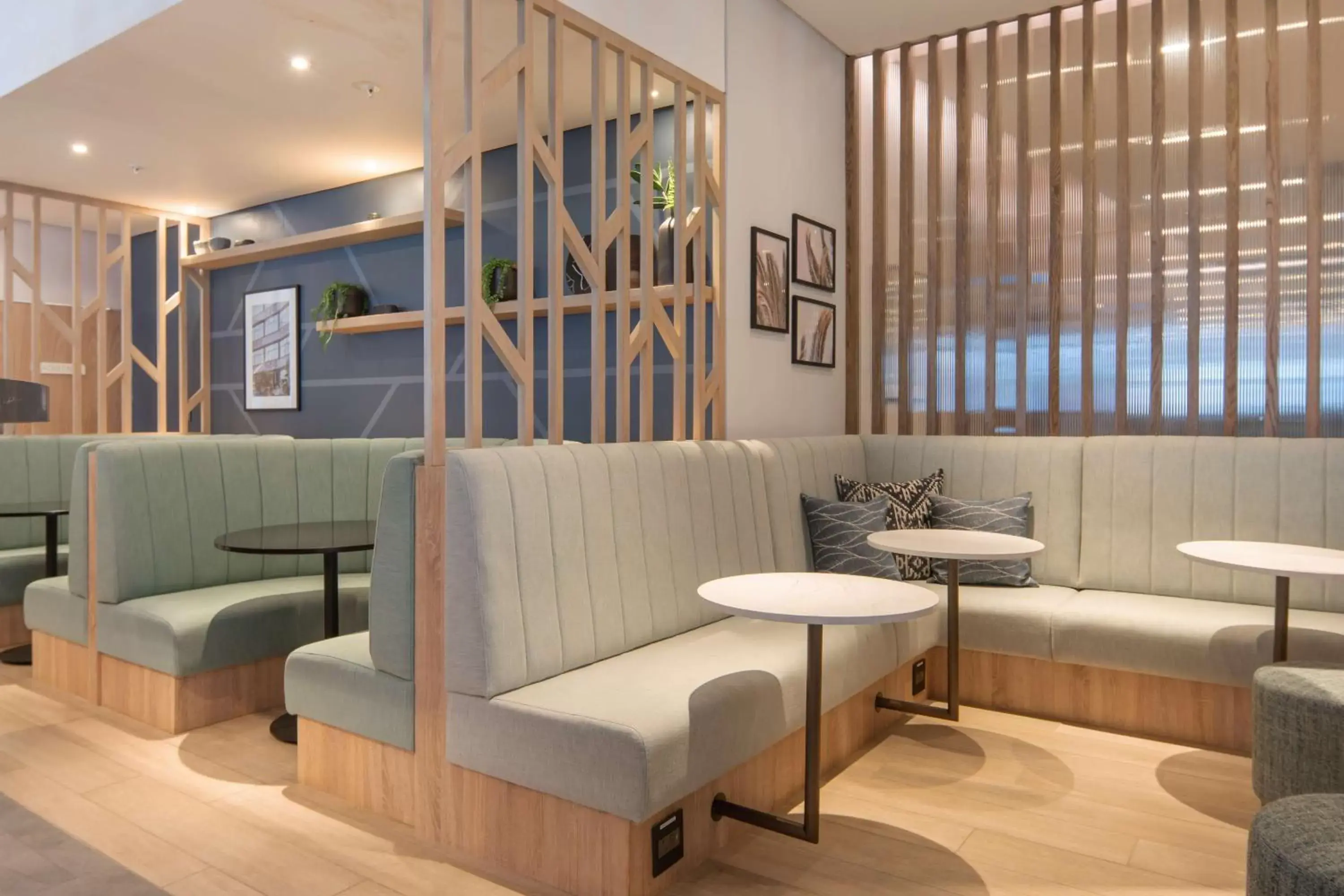 Lounge or bar, Lounge/Bar in Hilton Garden Inn Umhlanga Arch