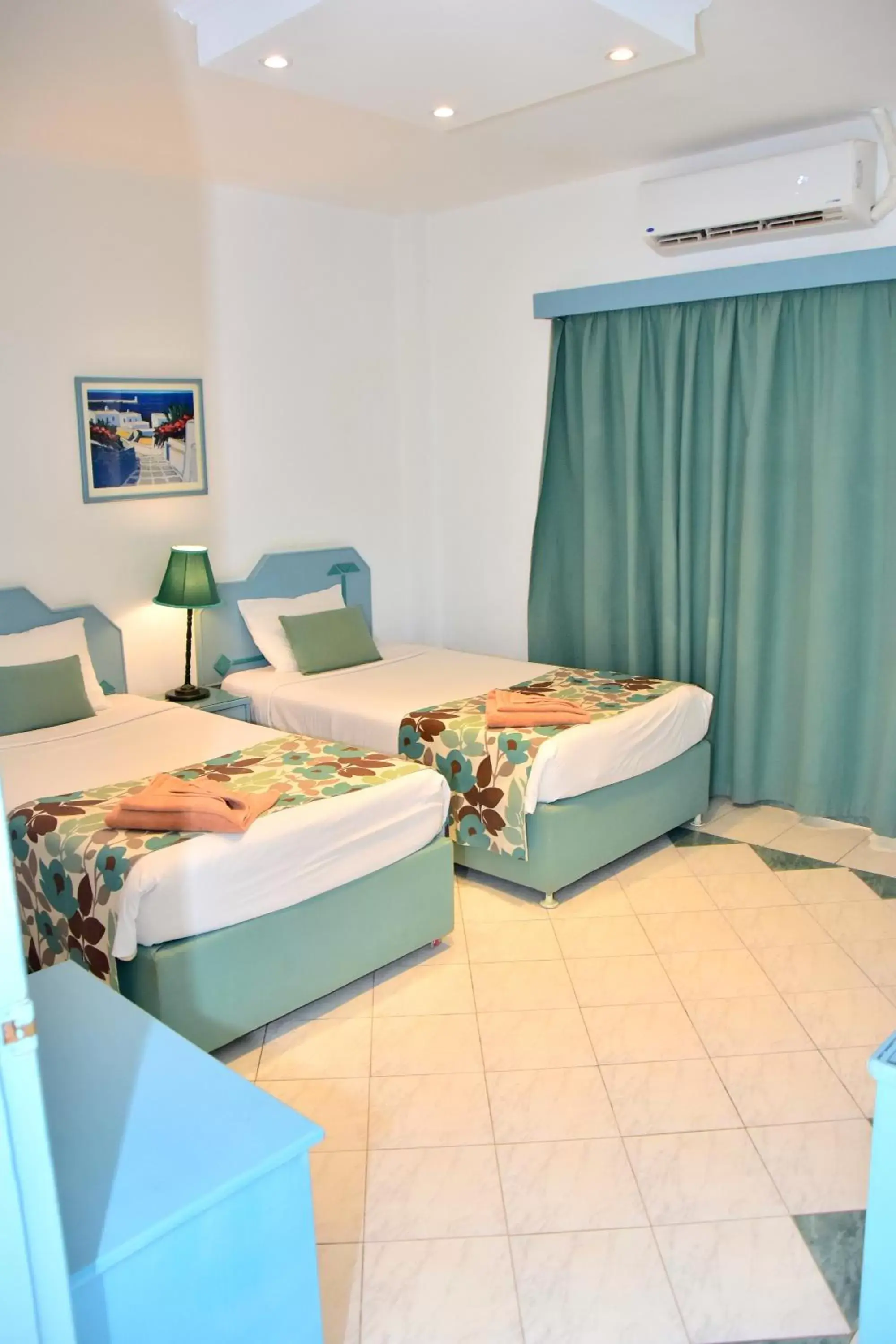 Bed in Dive Inn Resort