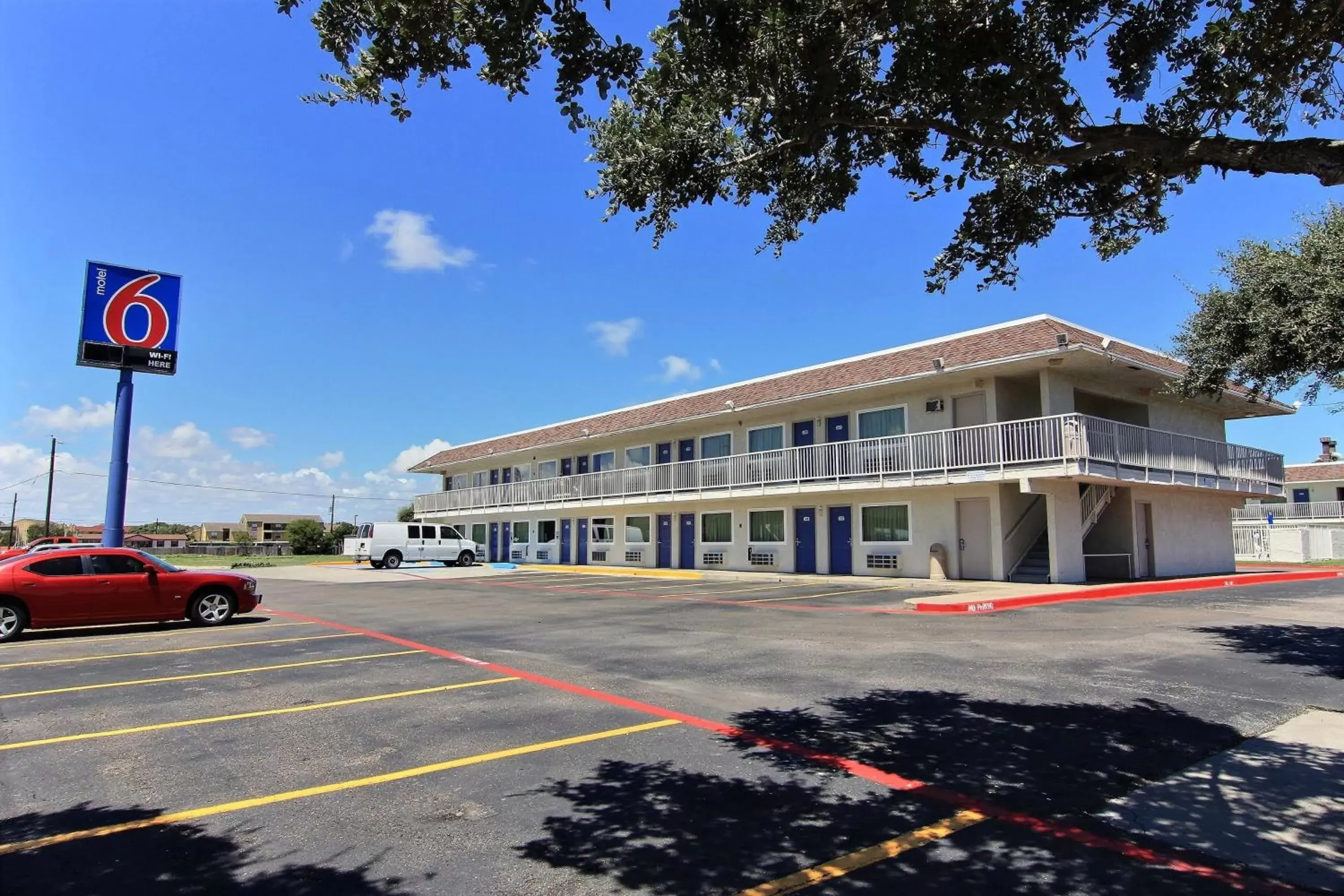 Facade/entrance, Property Building in Motel 6-Corpus Christi, TX - East - North Padre Island