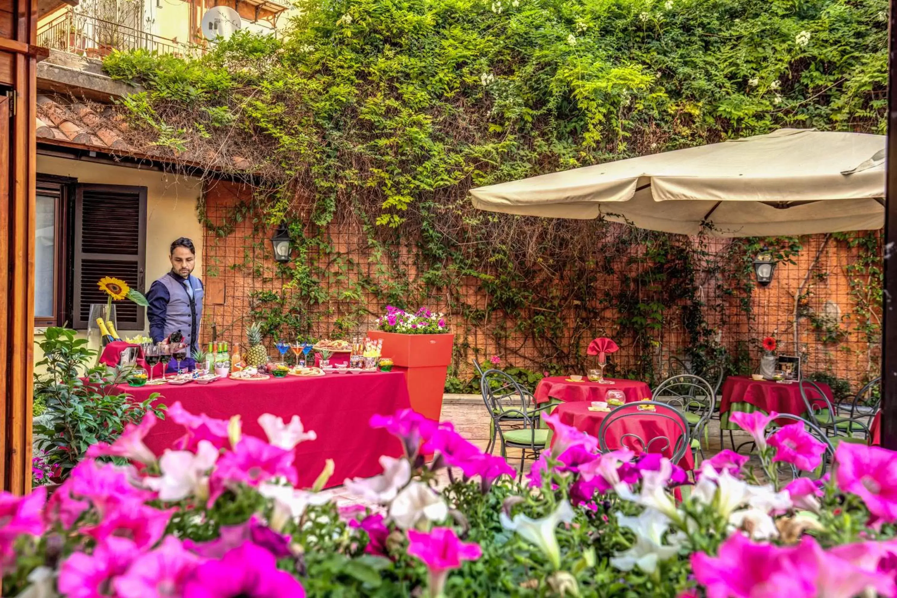 Balcony/Terrace, Restaurant/Places to Eat in Rome Garden Hotel