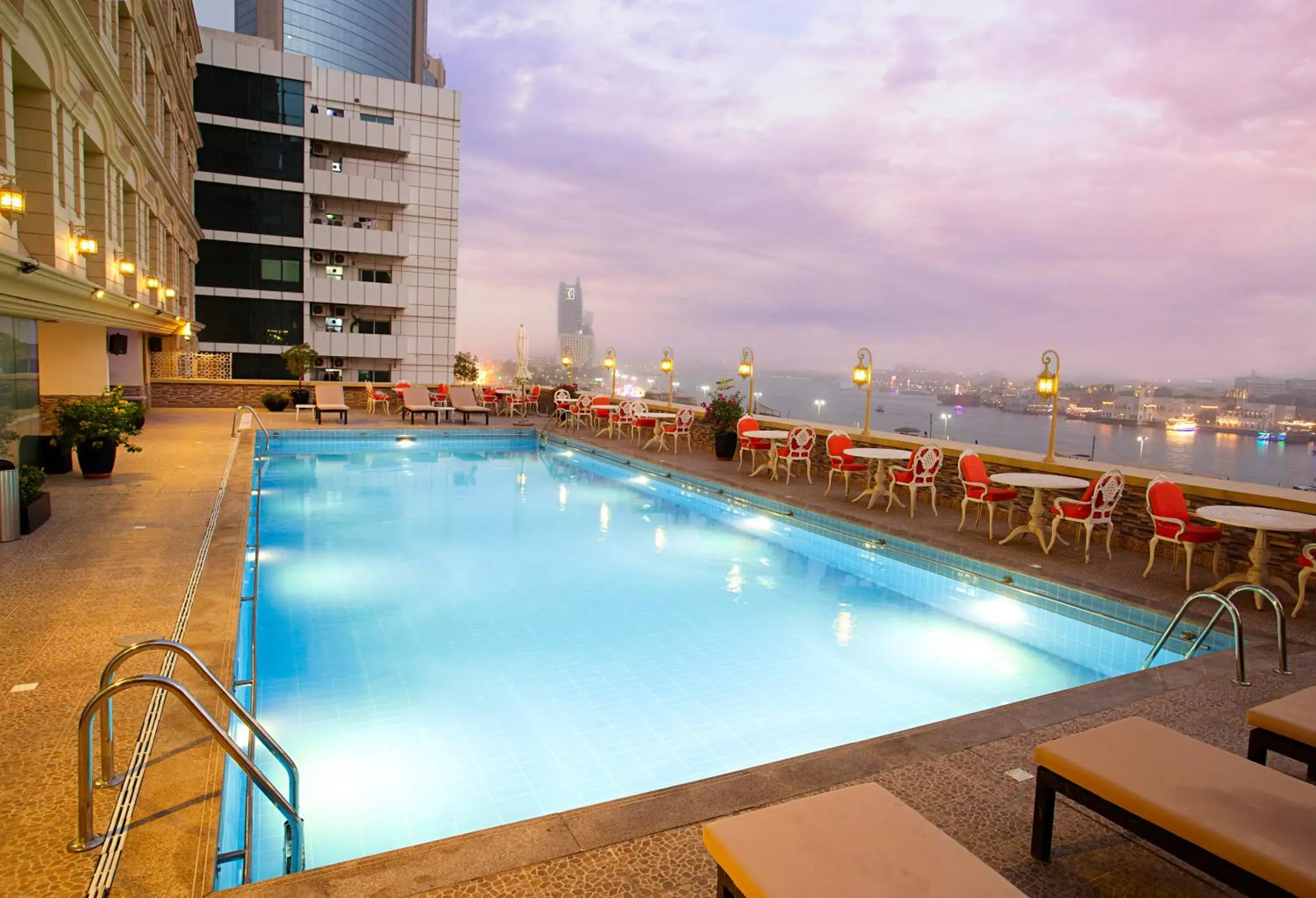 Swimming Pool in Carlton Tower Hotel