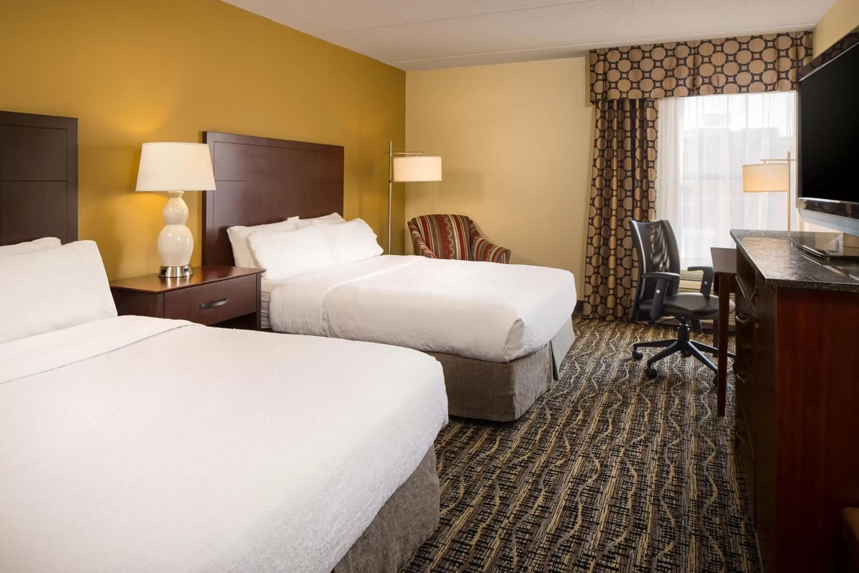 Photo of the whole room, Bed in Holiday Inn Dubuque/Galena, an IHG Hotel