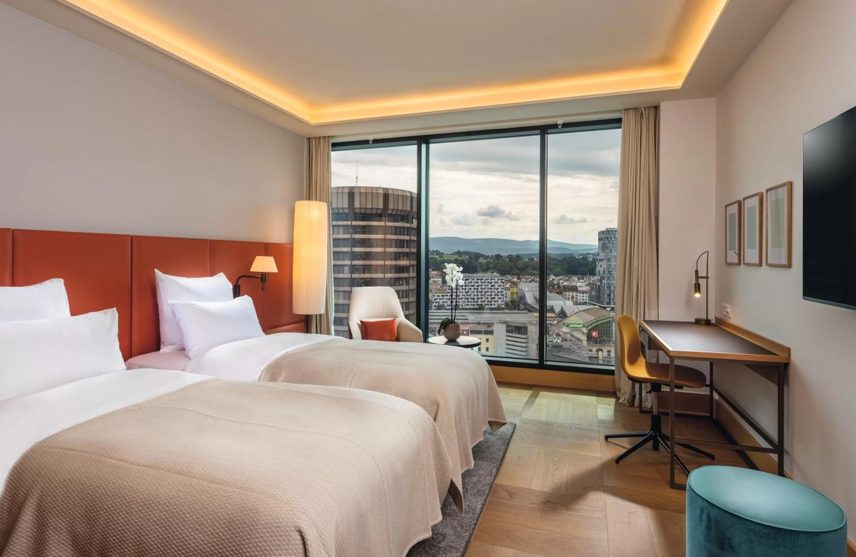 Bedroom, Bed in Mövenpick Hotel Basel