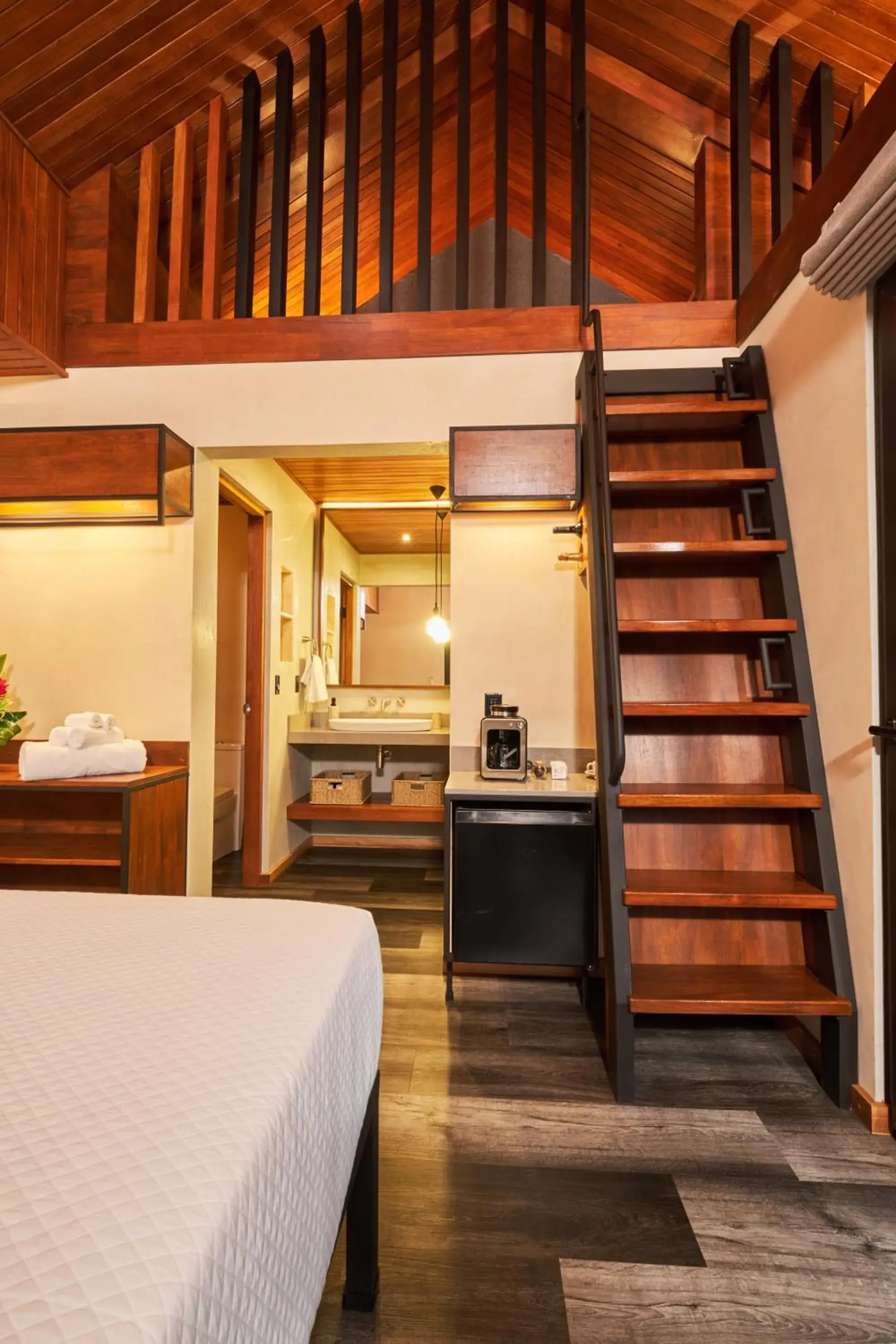 bunk bed, Kitchen/Kitchenette in SUWA VILLA ARENAL