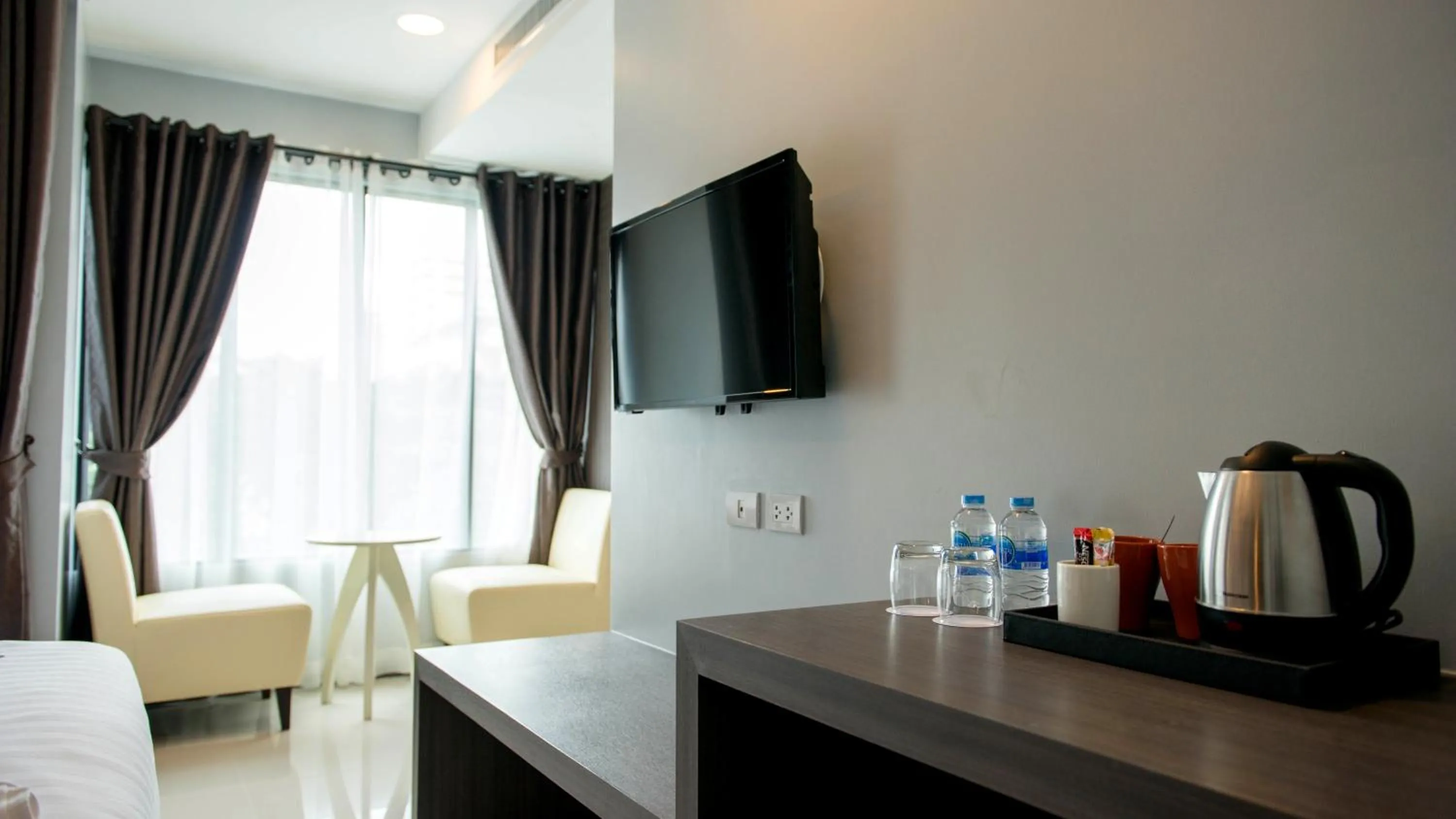 Coffee/tea facilities in Picnic Hotel Bangkok - Rang Nam