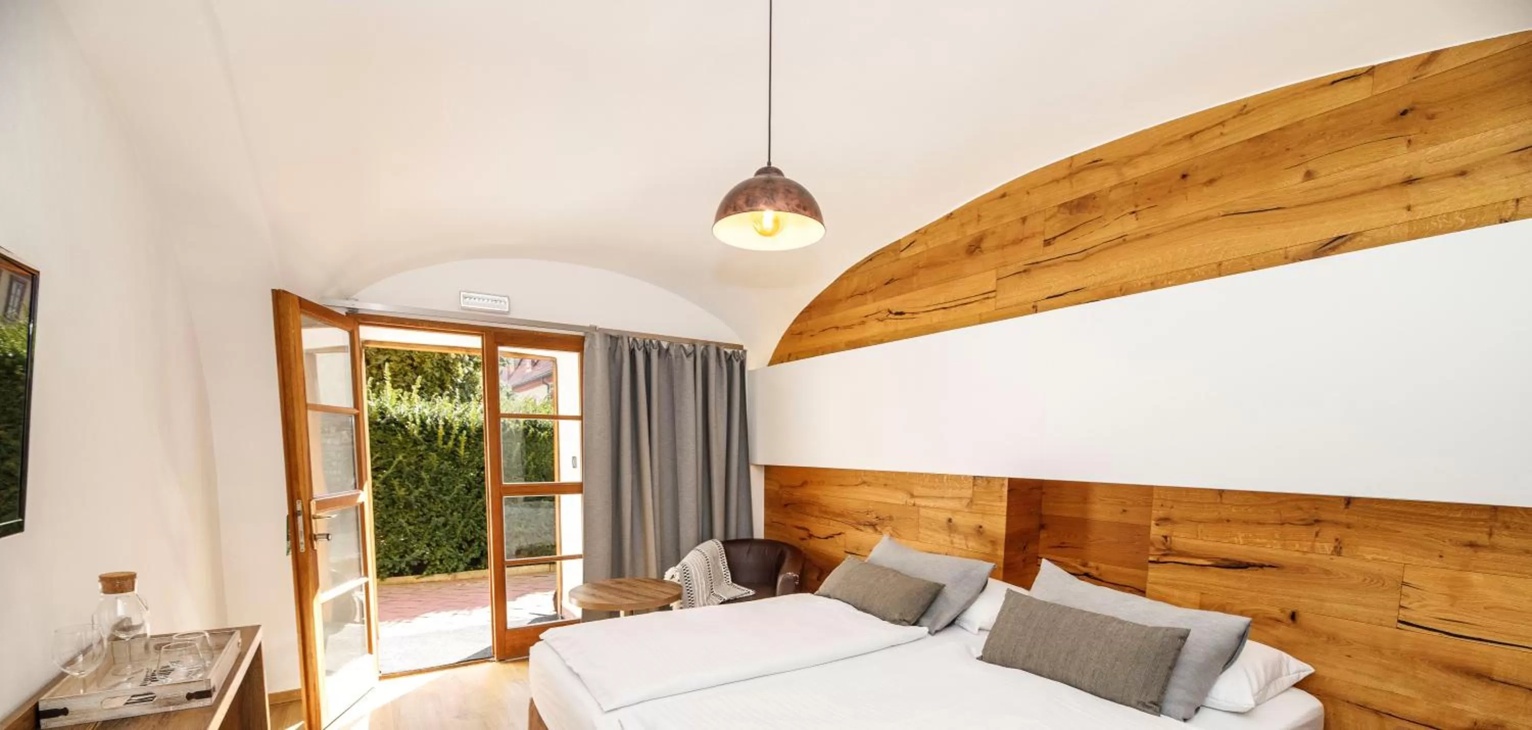 Property building, Bed in Dvůr Pecínov