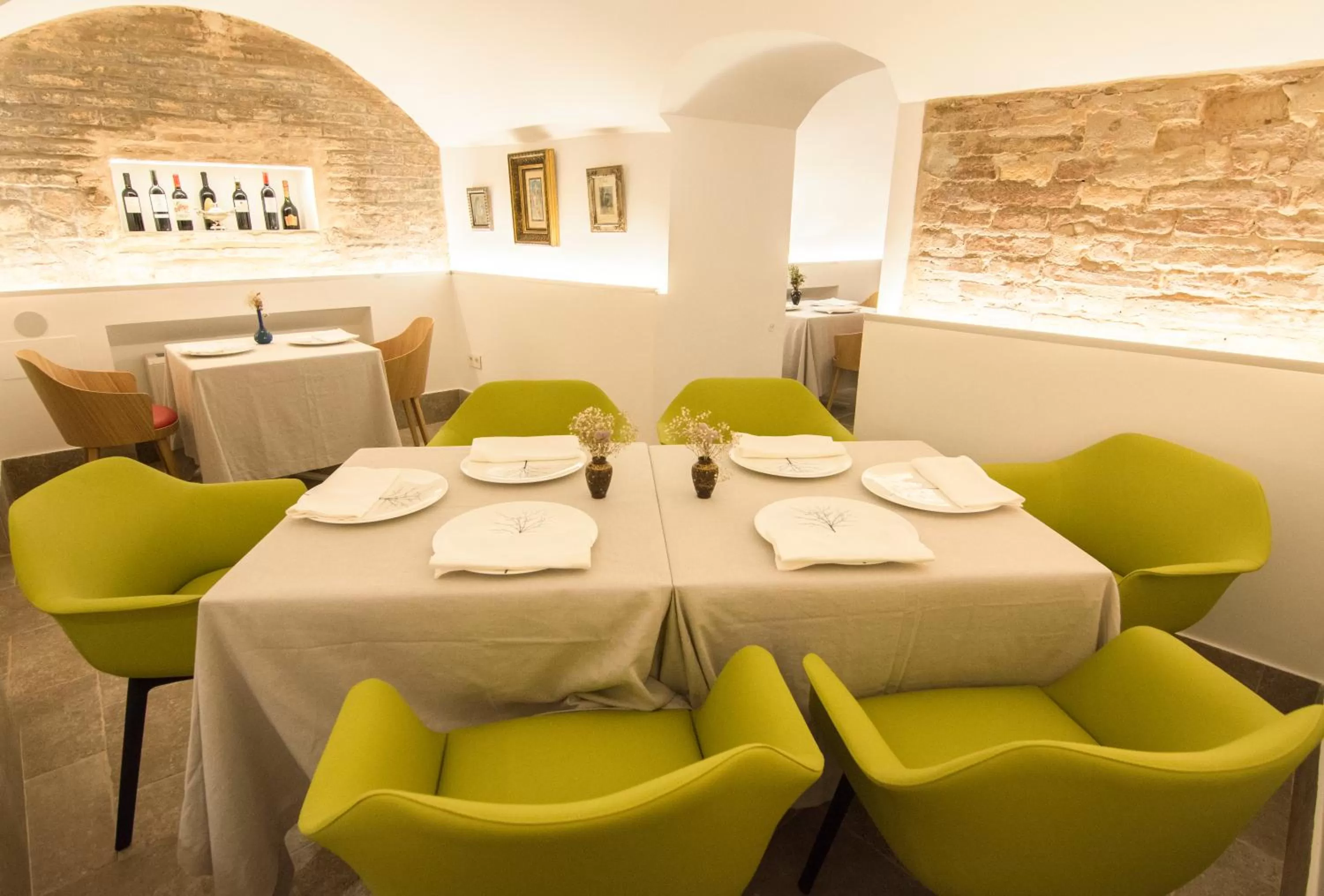 Restaurant/places to eat in Hotel Oleum - Parking Gratuito bajo disponibilidad y reserva previa