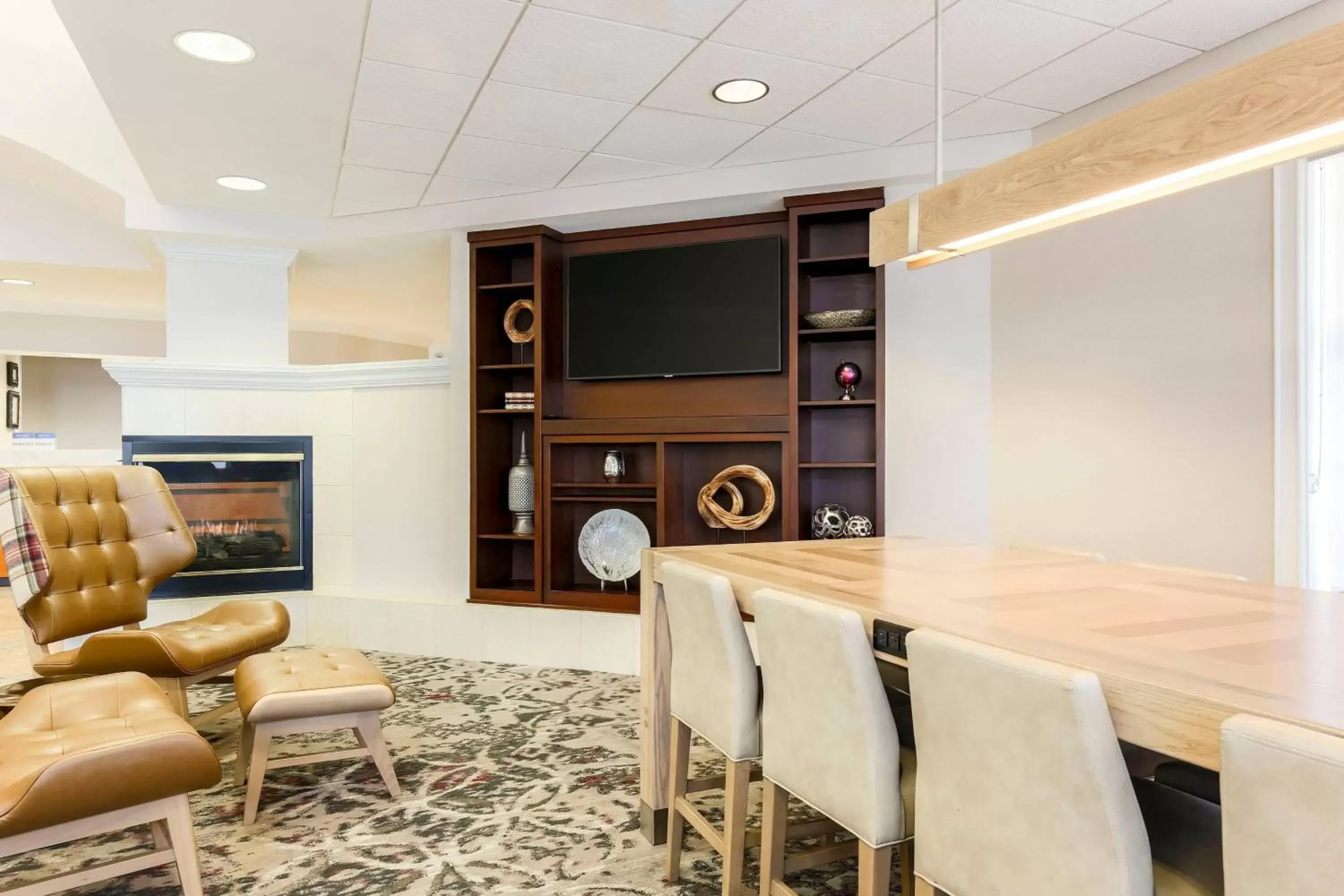 Lobby or reception, TV/Entertainment Center in Residence Inn by Marriott Monroe