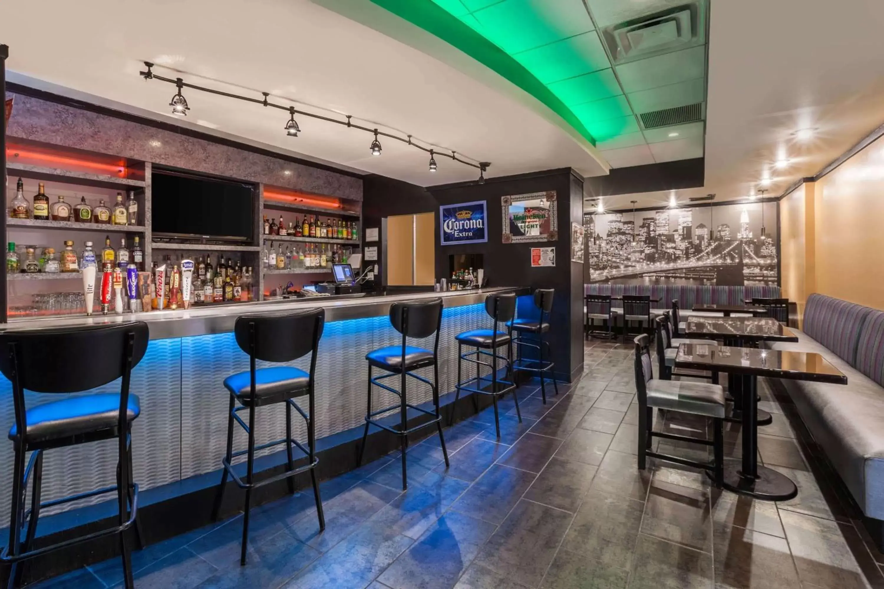 Lounge or bar, Lounge/Bar in Baymont by Wyndham Pompton Plains/Wayne