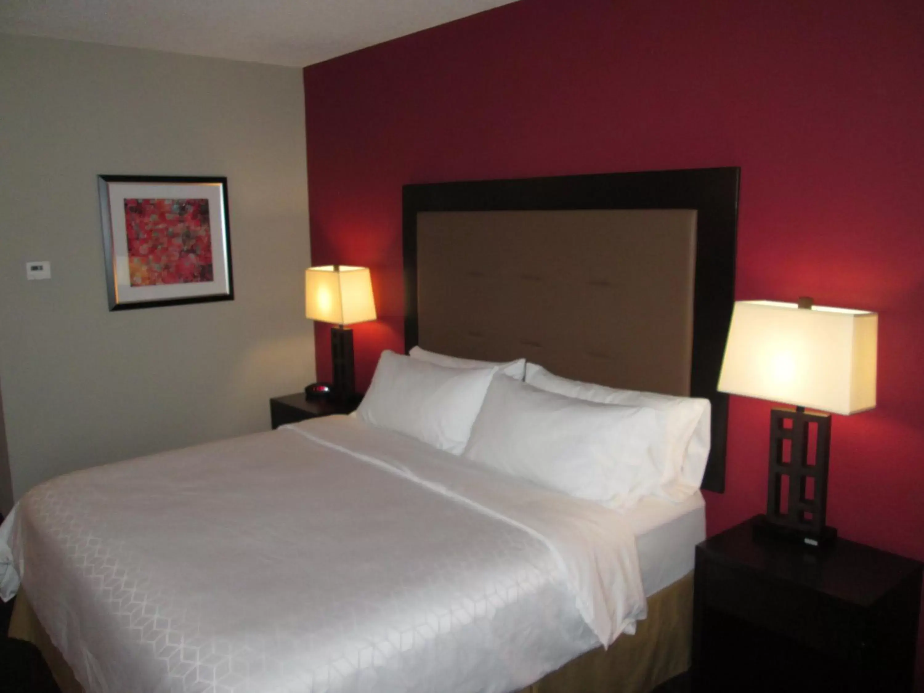 Photo of the whole room, Bed in Holiday Inn Express Cloverdale - Greencastle, an IHG Hotel