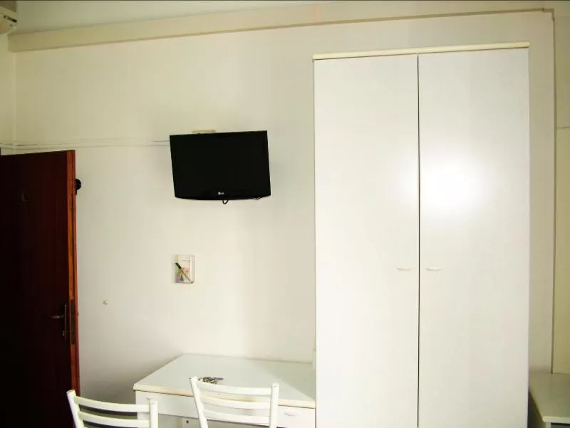 TV and multimedia in Hotel Tuscolano