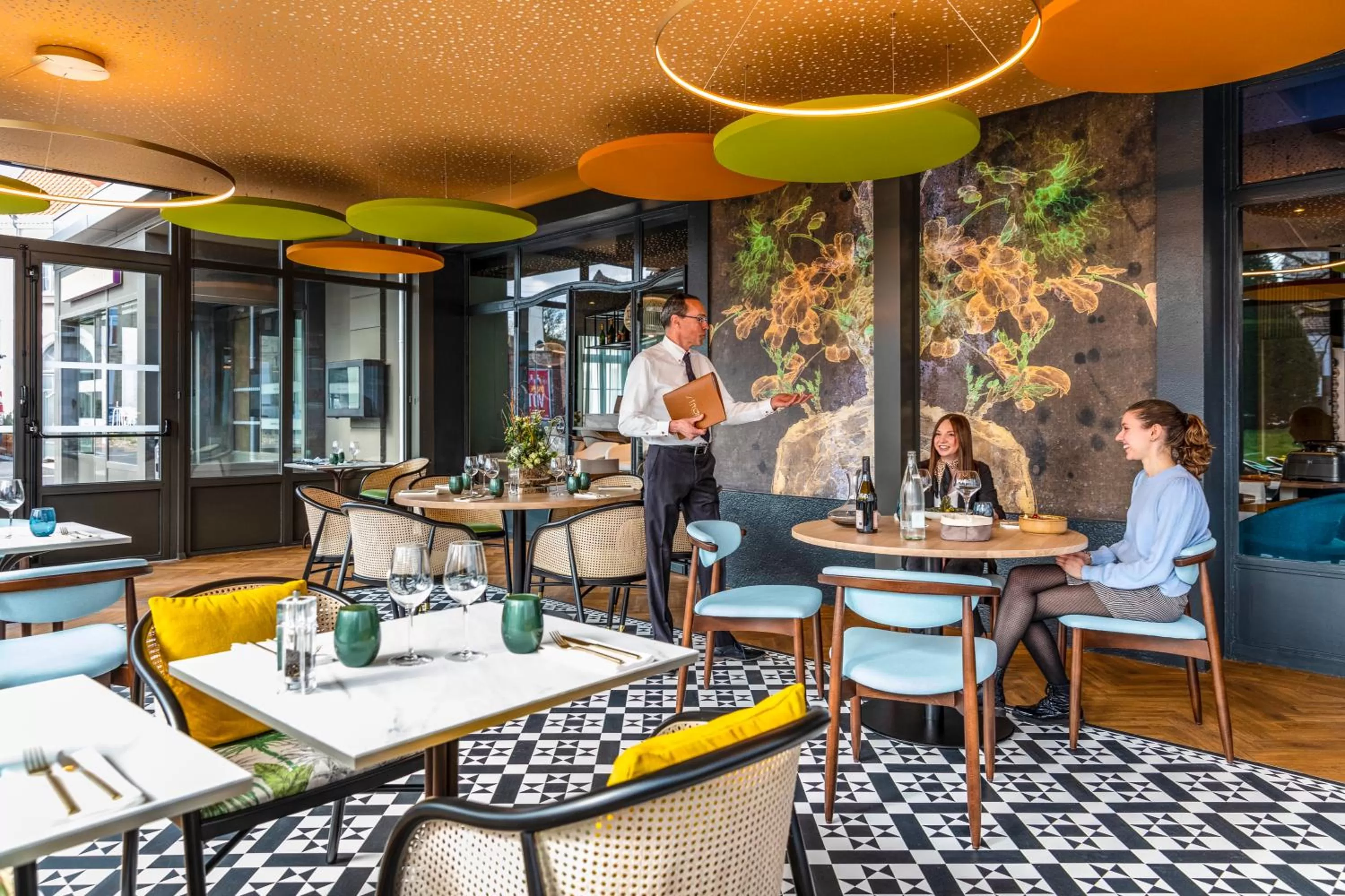 Restaurant/places to eat in Mercure Saint Omer Centre Gare