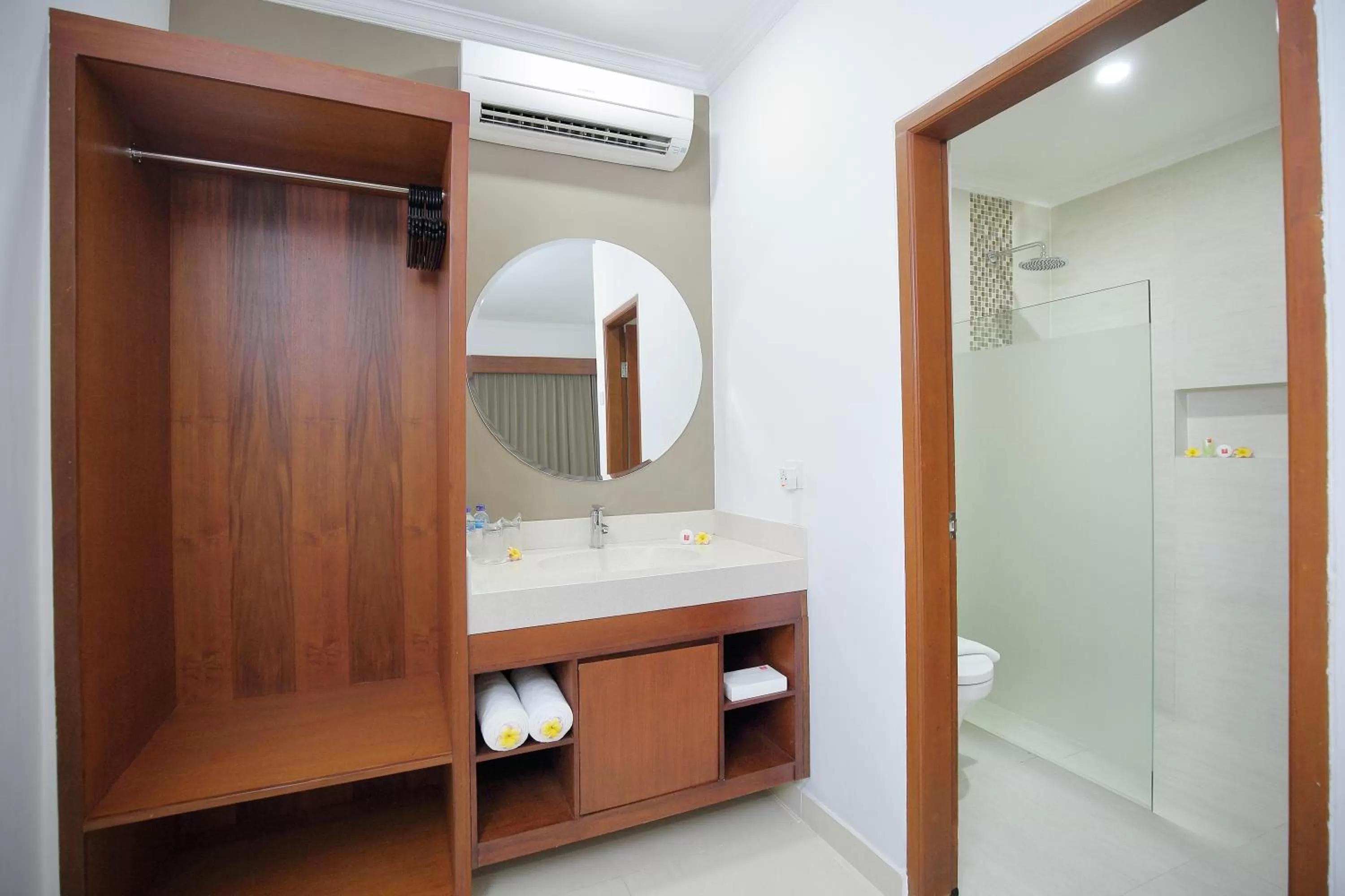 Bathroom in Dewi Sri Hotel