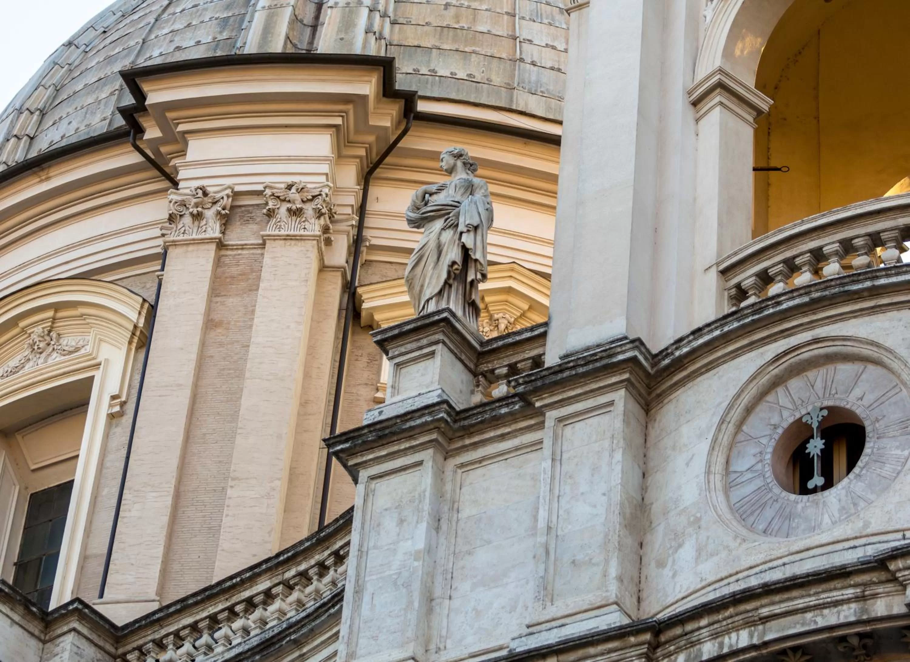 Property building in Eitch Borromini Palazzo Pamphilj