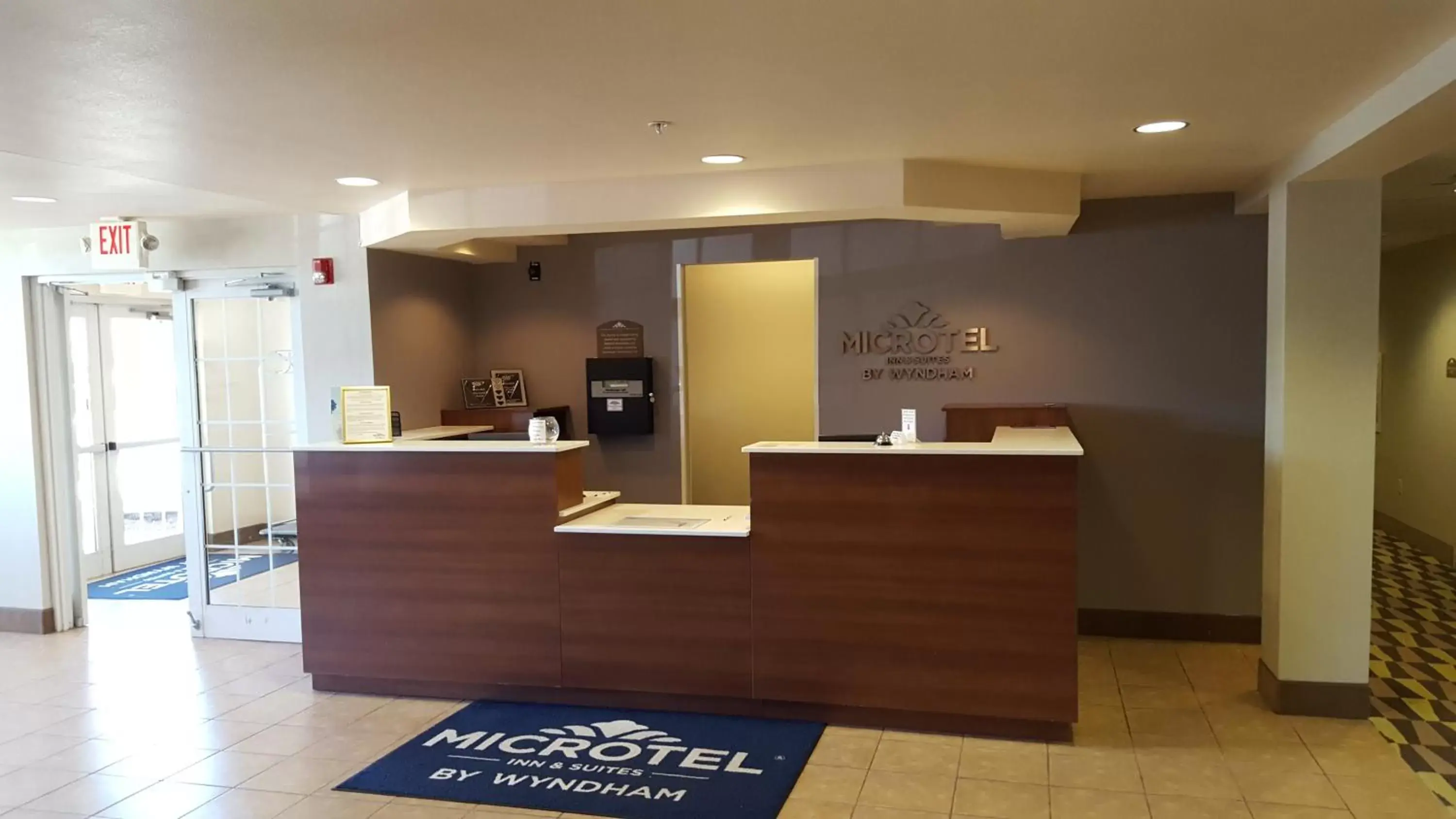 Lobby/Reception in Microtel Inn & Suites by Wyndham Bellevue